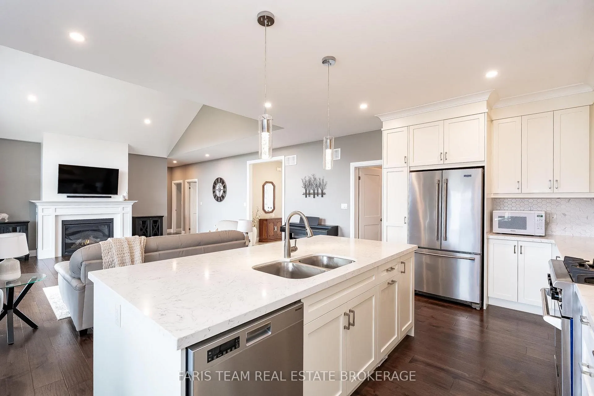 Photo 13 of 5 Breanna Boulevard, Oro-Medonte, Prices Corners — HOMEH