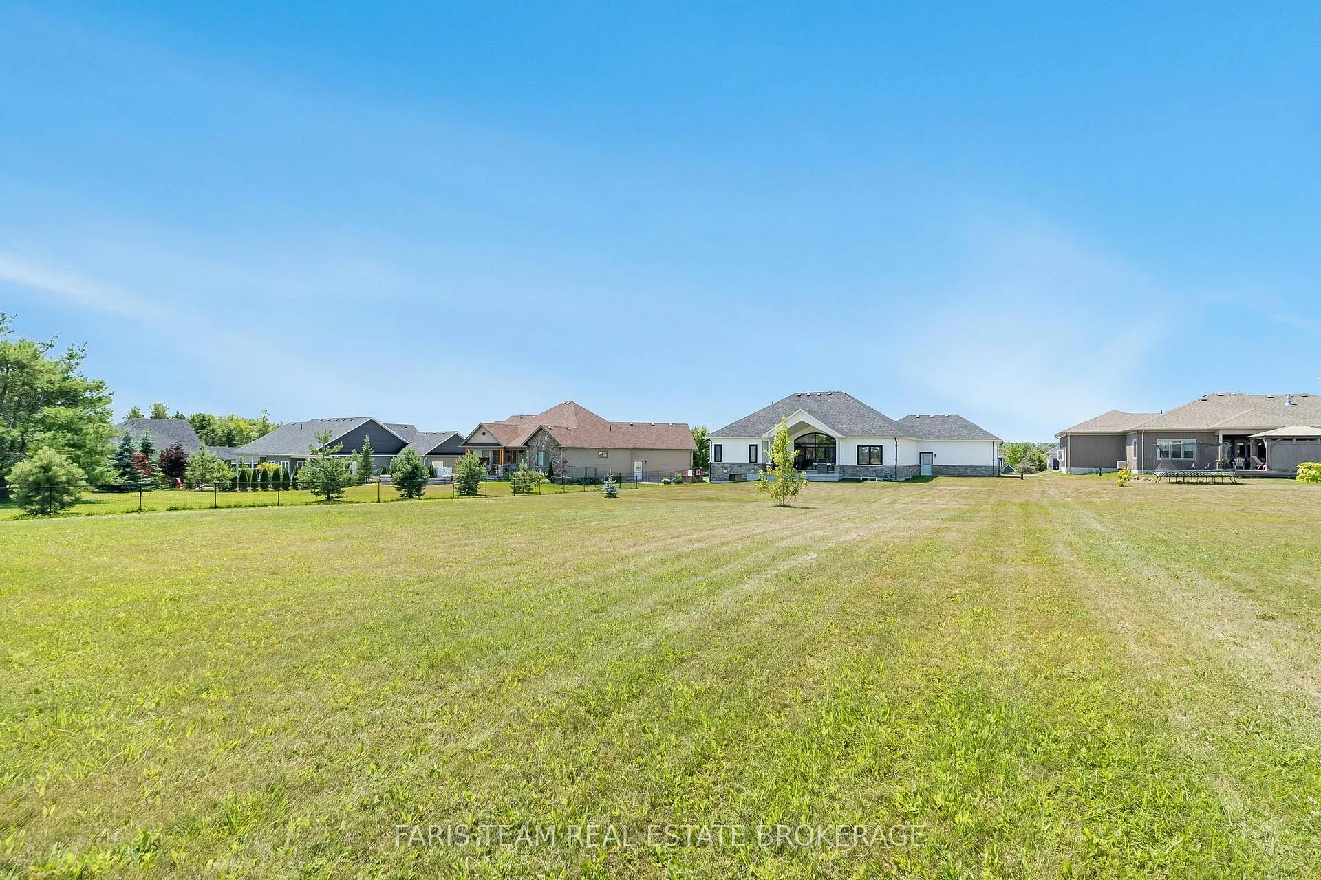 Photo 32 of 5 Breanna Boulevard, Oro-Medonte, Prices Corners — HOMEH