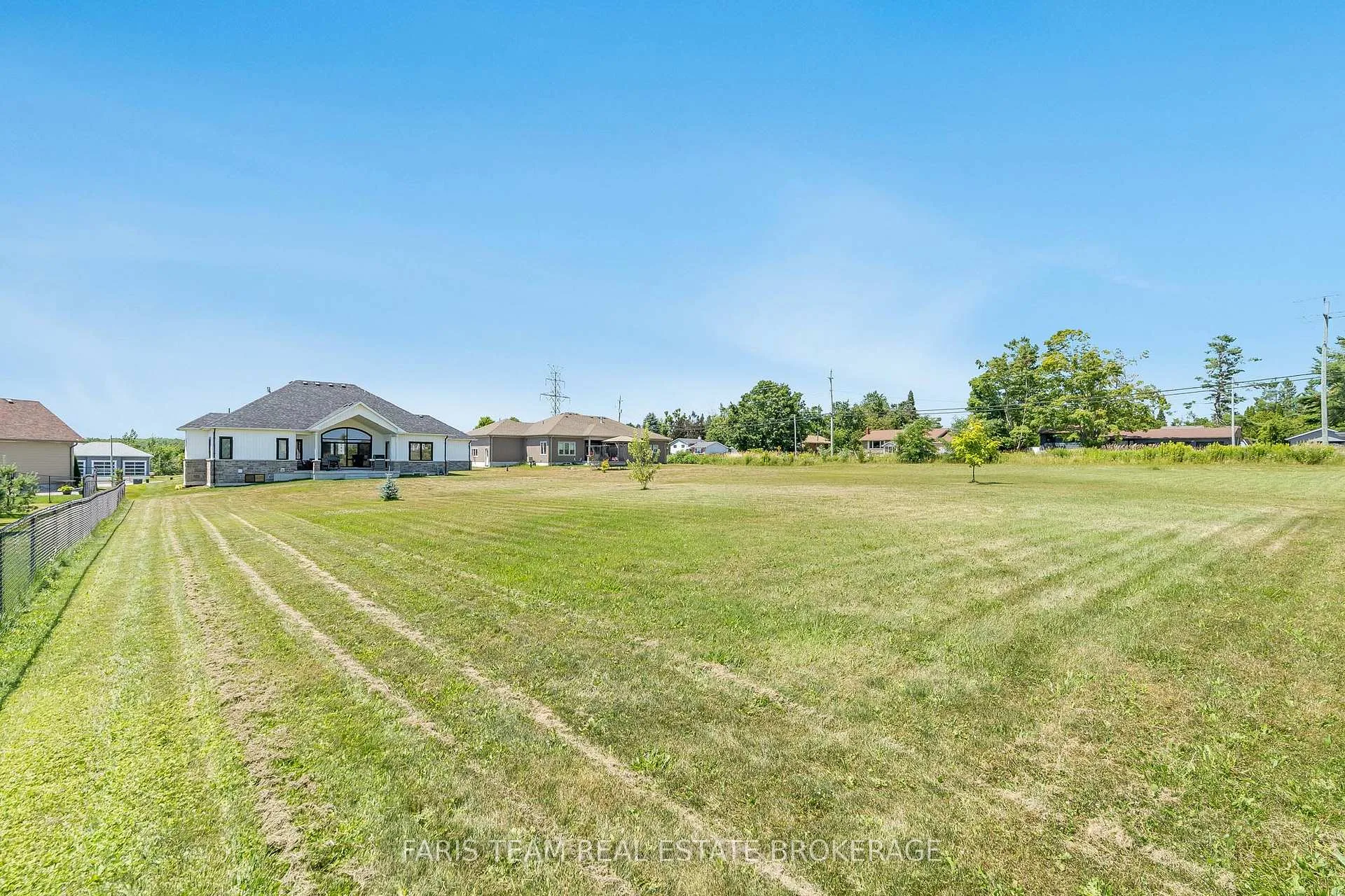 Photo 35 of 5 Breanna Boulevard, Oro-Medonte, Prices Corners — HOMEH