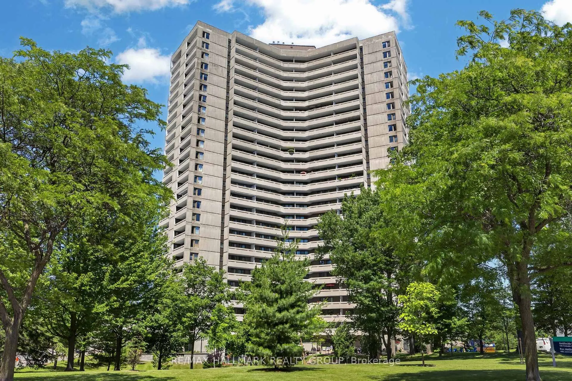 Photo 1 of Unit 907, 1081 Ambleside Drive, Ottawa, Woodroffe — HOMEH