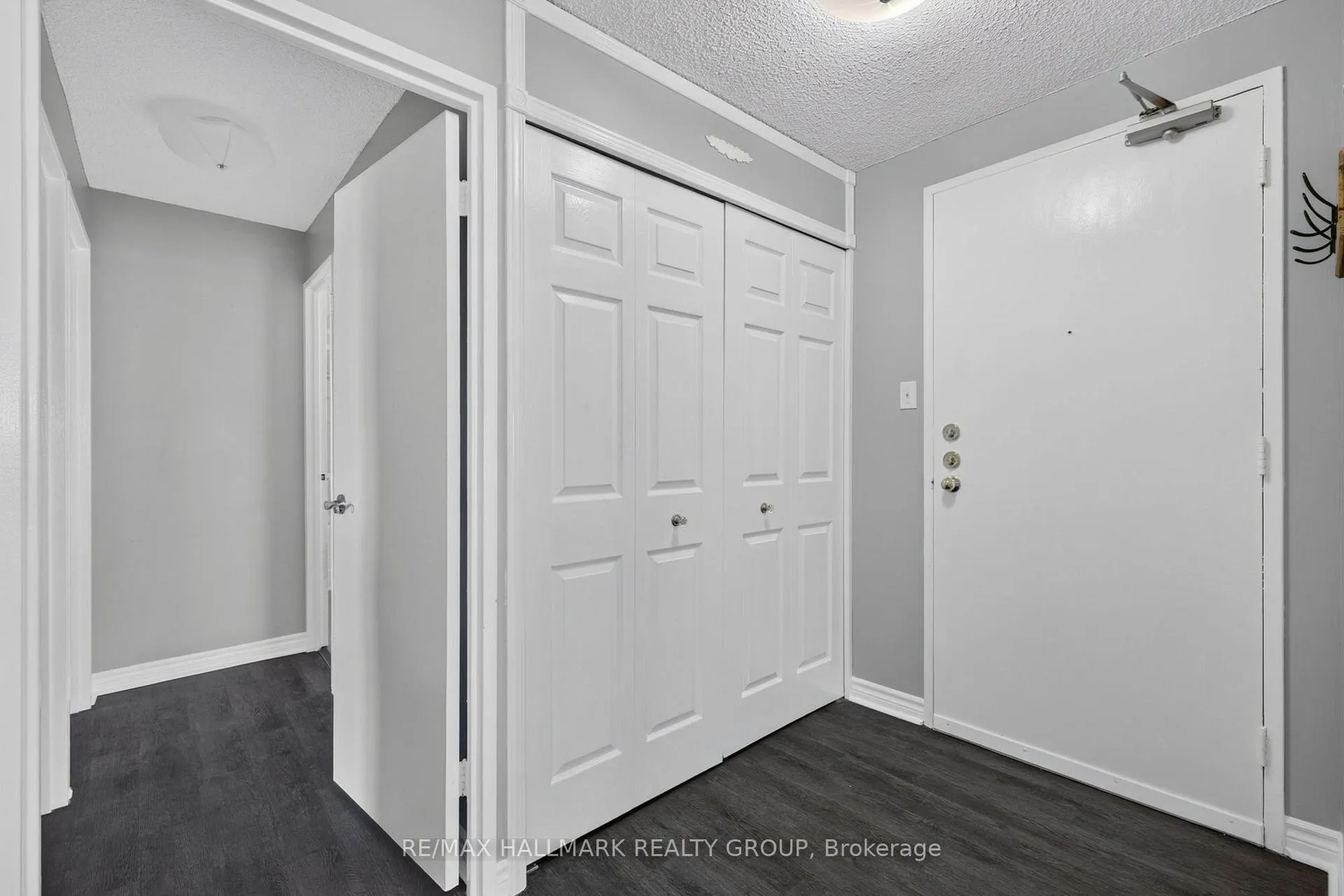 Photo 3 of Unit 907, 1081 Ambleside Drive, Ottawa, Woodroffe — HOMEH