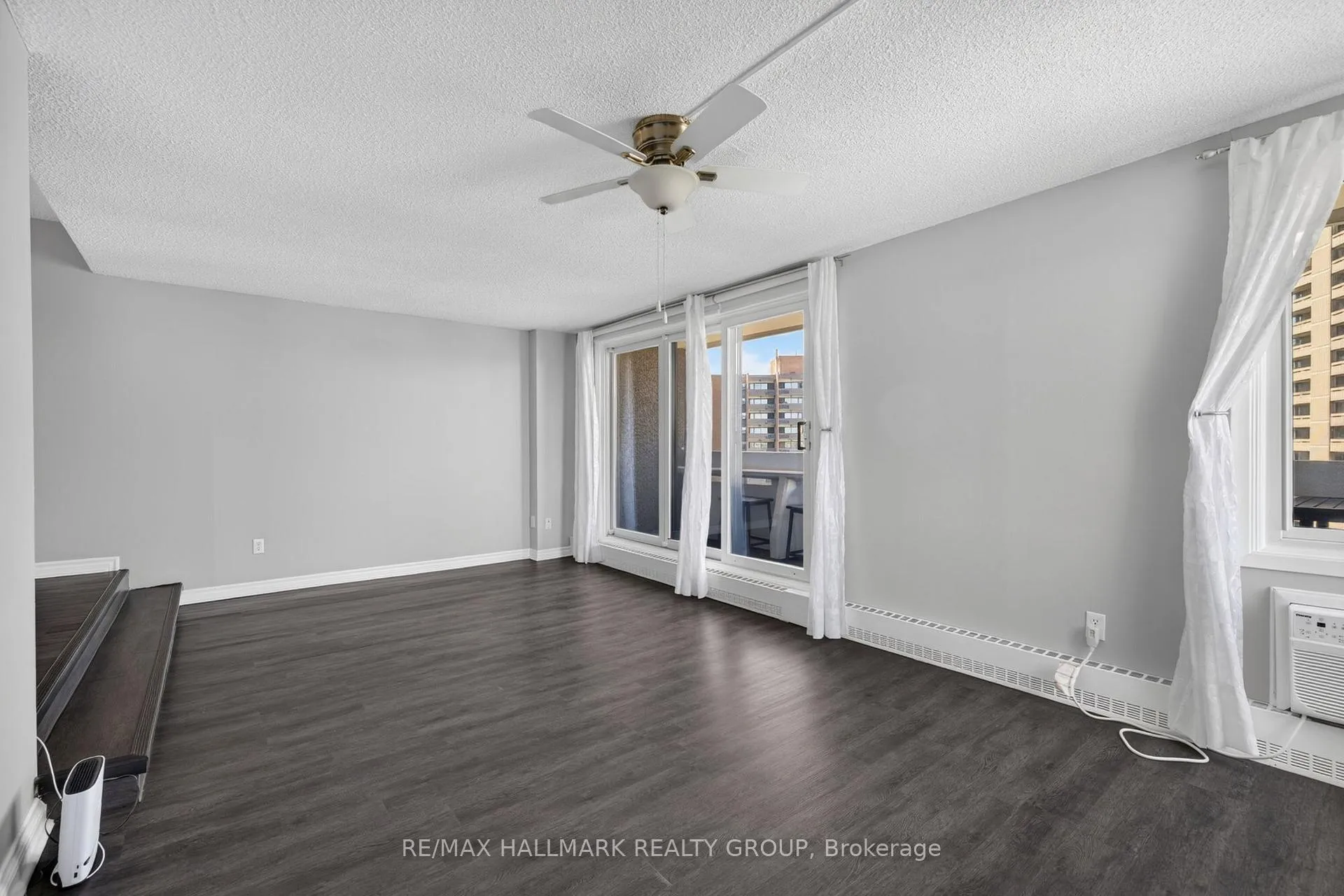 Photo 9 of Unit 907, 1081 Ambleside Drive, Ottawa, Woodroffe — HOMEH