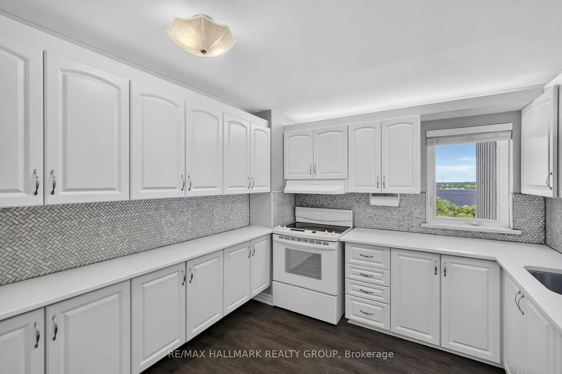 Photo 10 of Unit 907, 1081 Ambleside Drive, Ottawa, Woodroffe — HOMEH