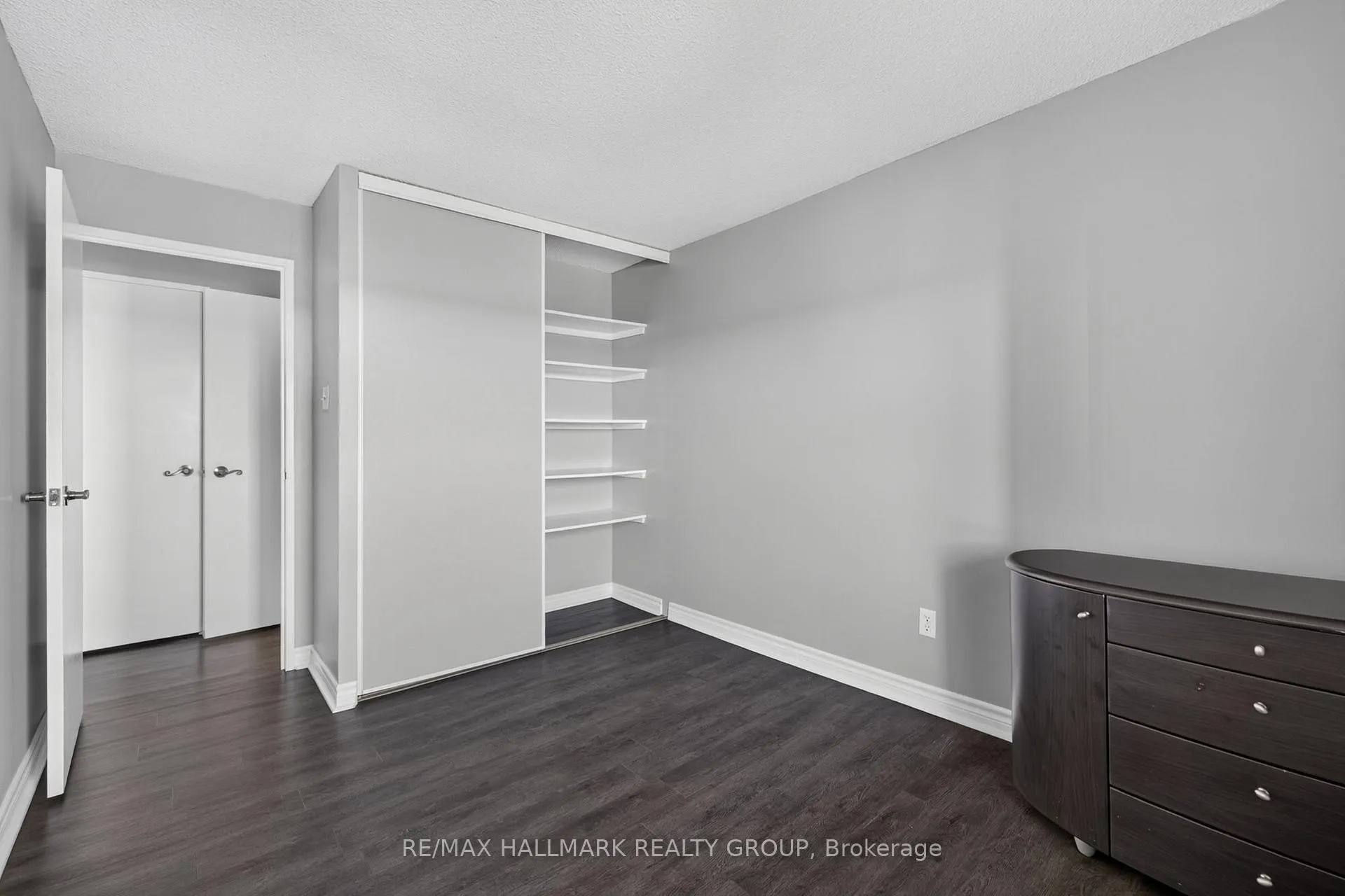 Photo 13 of Unit 907, 1081 Ambleside Drive, Ottawa, Woodroffe — HOMEH