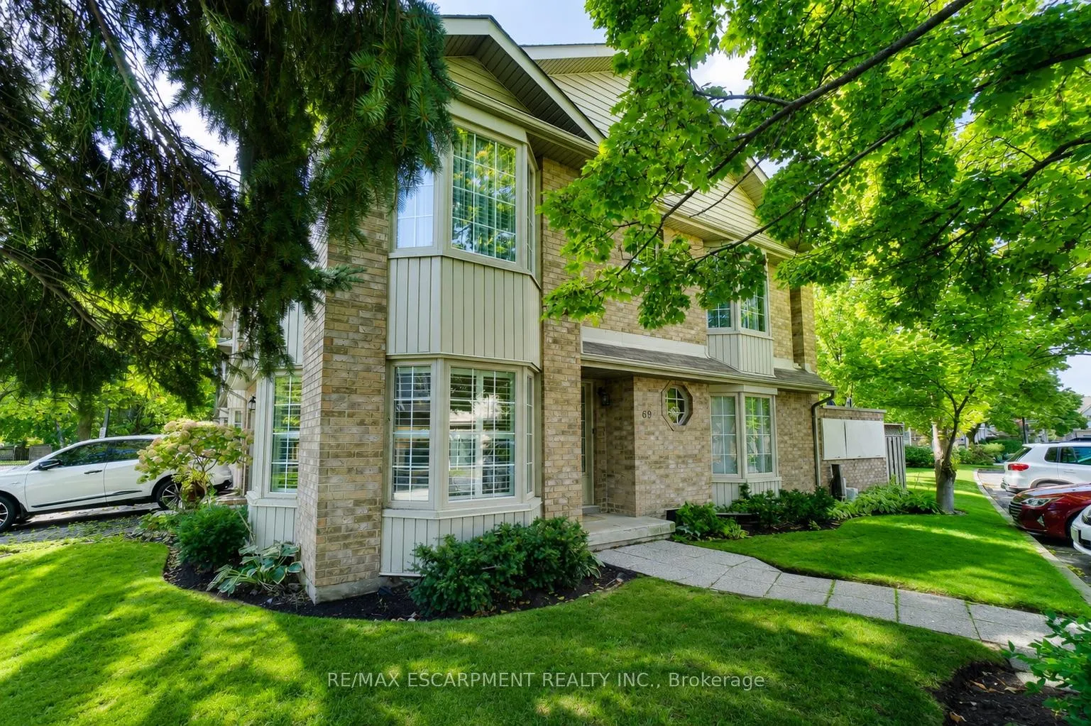 Photo 3 of Unit 69, 3333 New Street, Burlington, Roseland — HOMEH