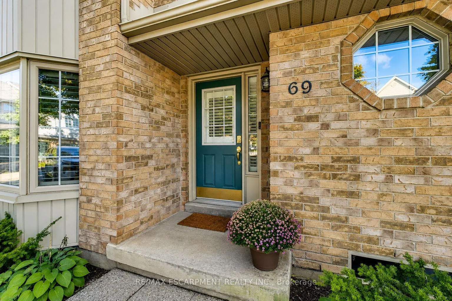 Photo 5 of Unit 69, 3333 New Street, Burlington, Roseland — HOMEH