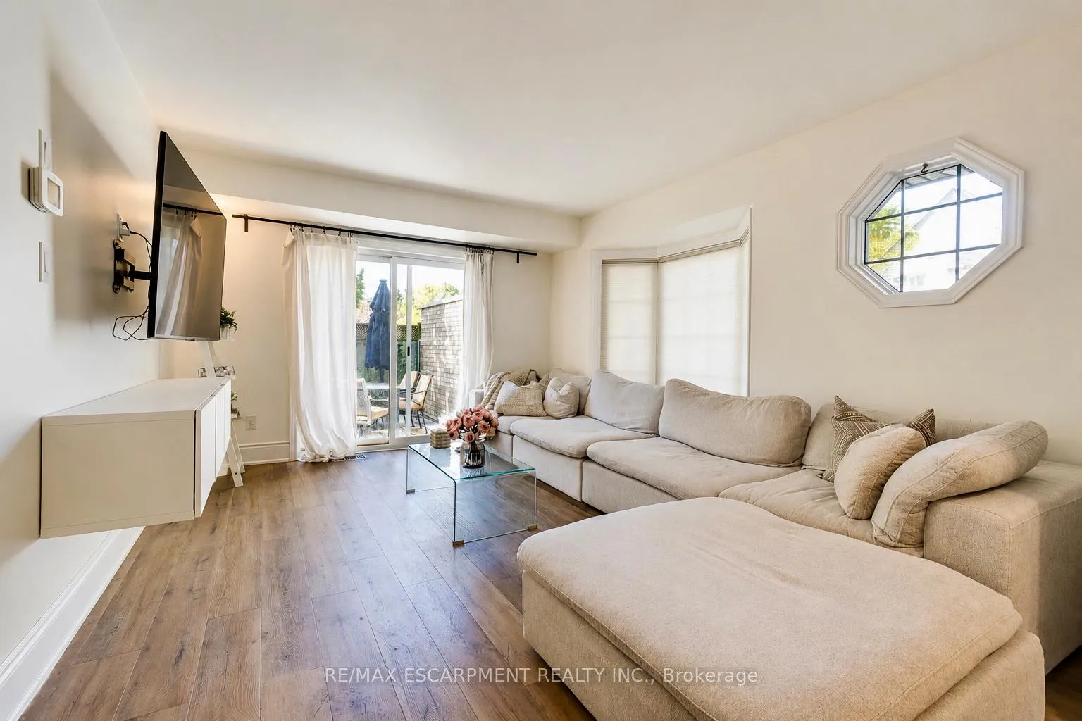 Photo 8 of Unit 69, 3333 New Street, Burlington, Roseland — HOMEH