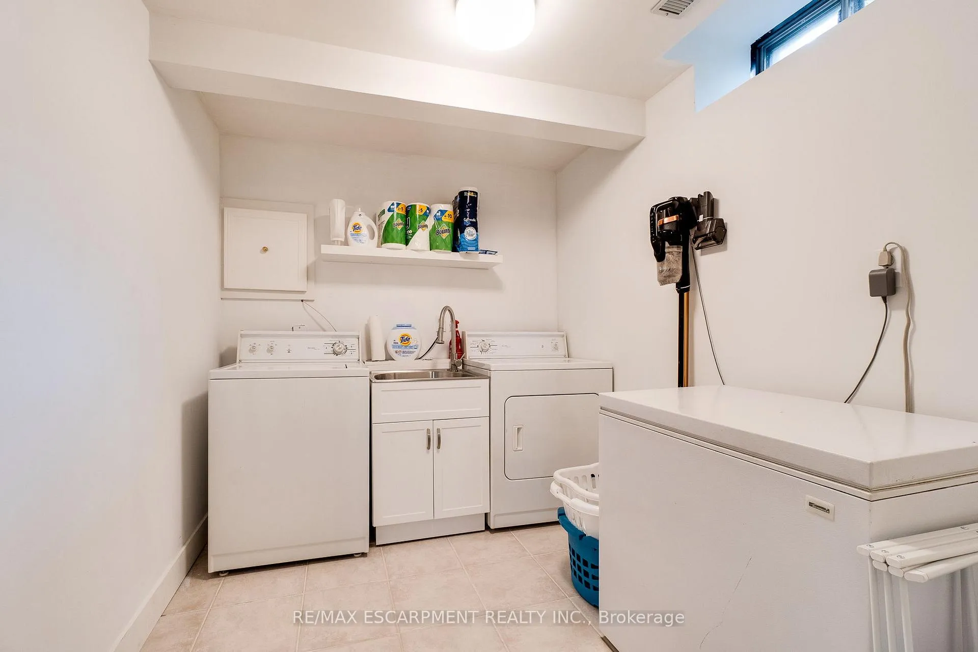 Photo 43 of Unit 69, 3333 New Street, Burlington, Roseland — HOMEH