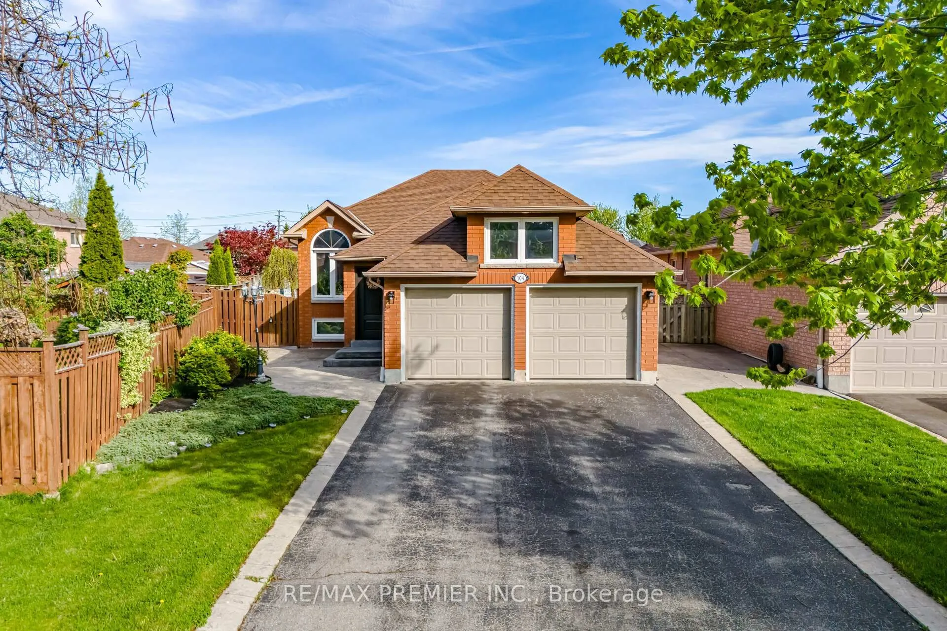 Front of 104 Cresswell Avenue