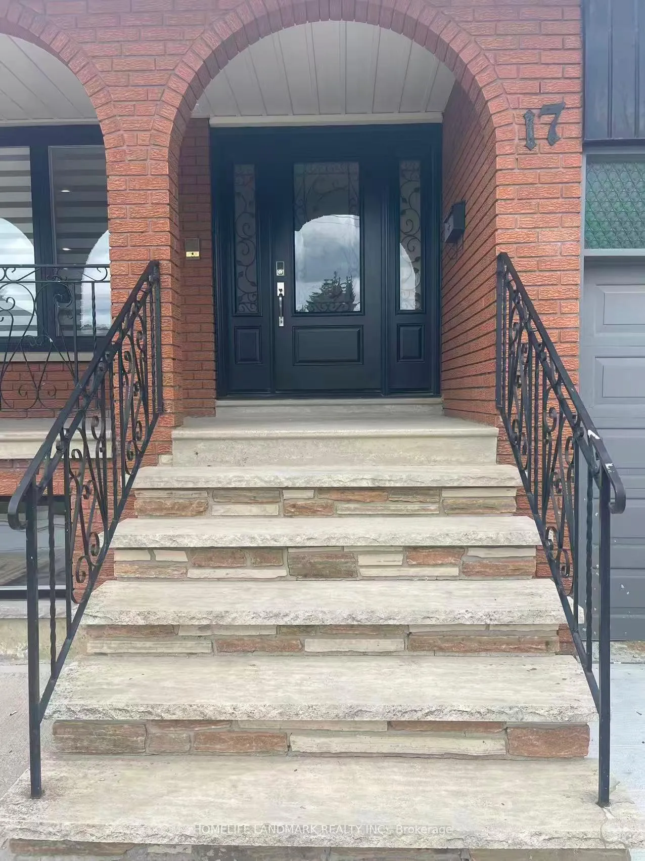 Front of Unit Unit 1, 17 Rosemeade Avenue