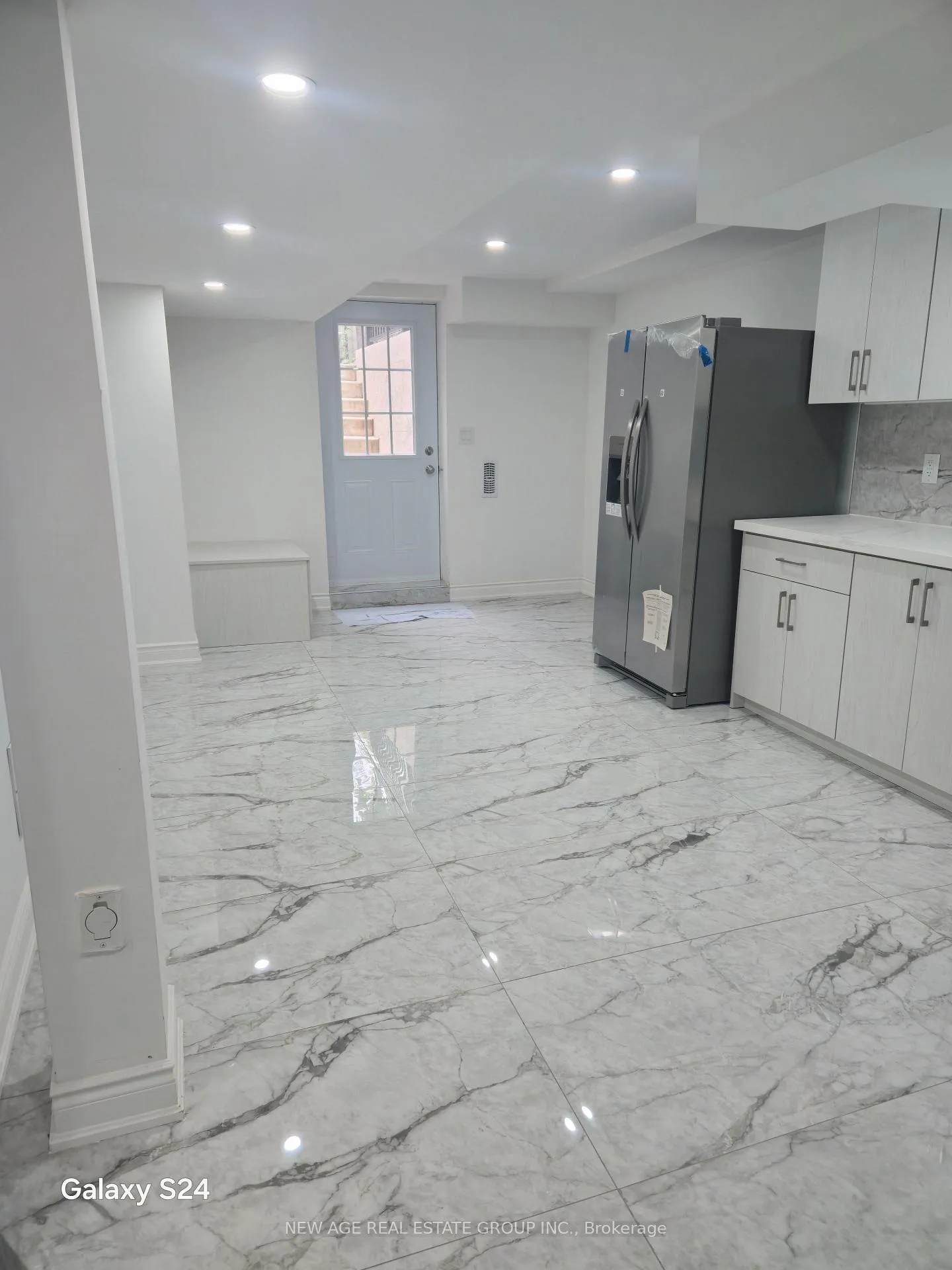 Photo 4 of Unit (Basement), 3097 Bentley Drive, Mississauga, Churchill Meadows — HOMEH
