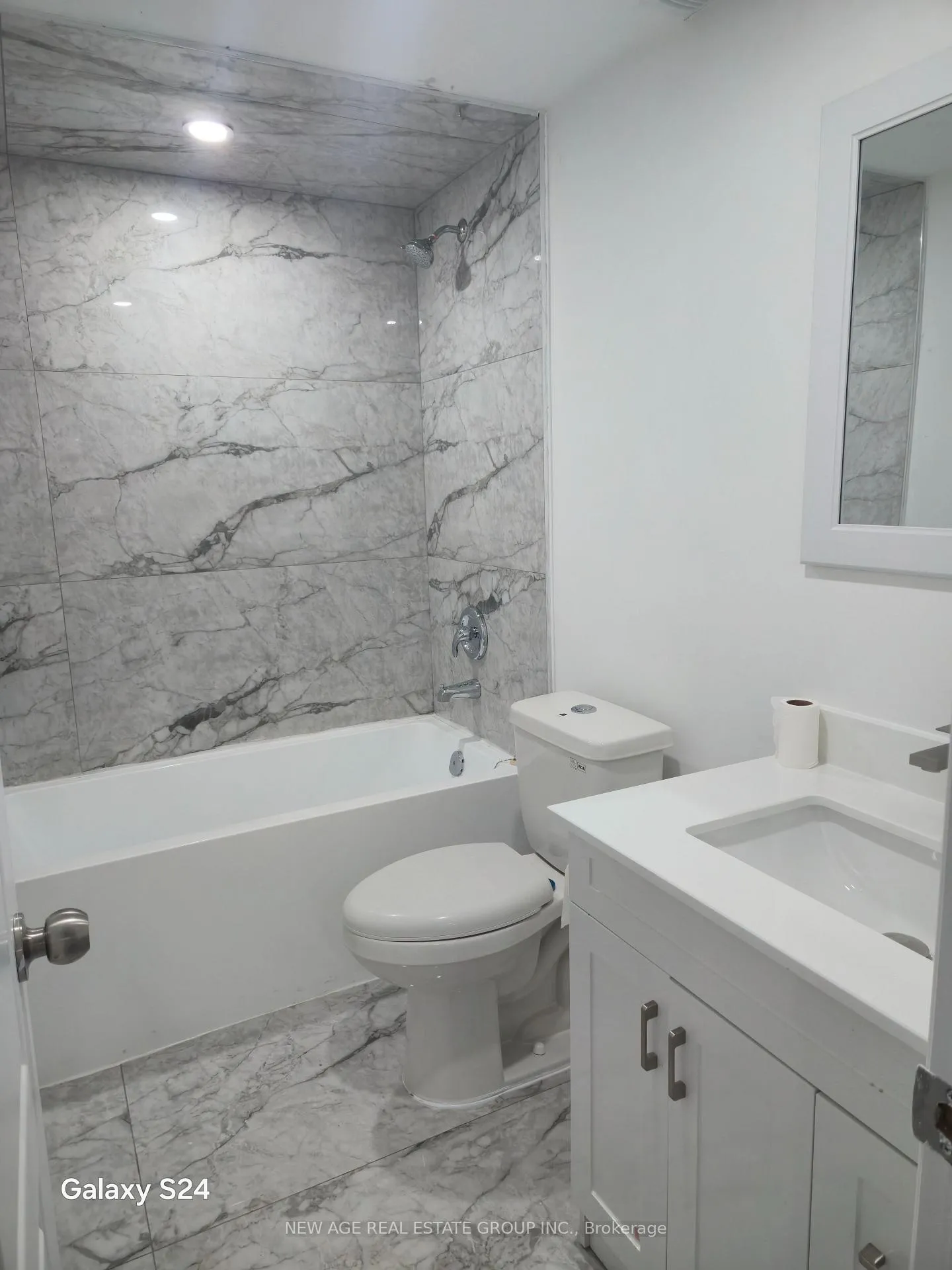 Photo 7 of Unit (Basement), 3097 Bentley Drive, Mississauga, Churchill Meadows — HOMEH