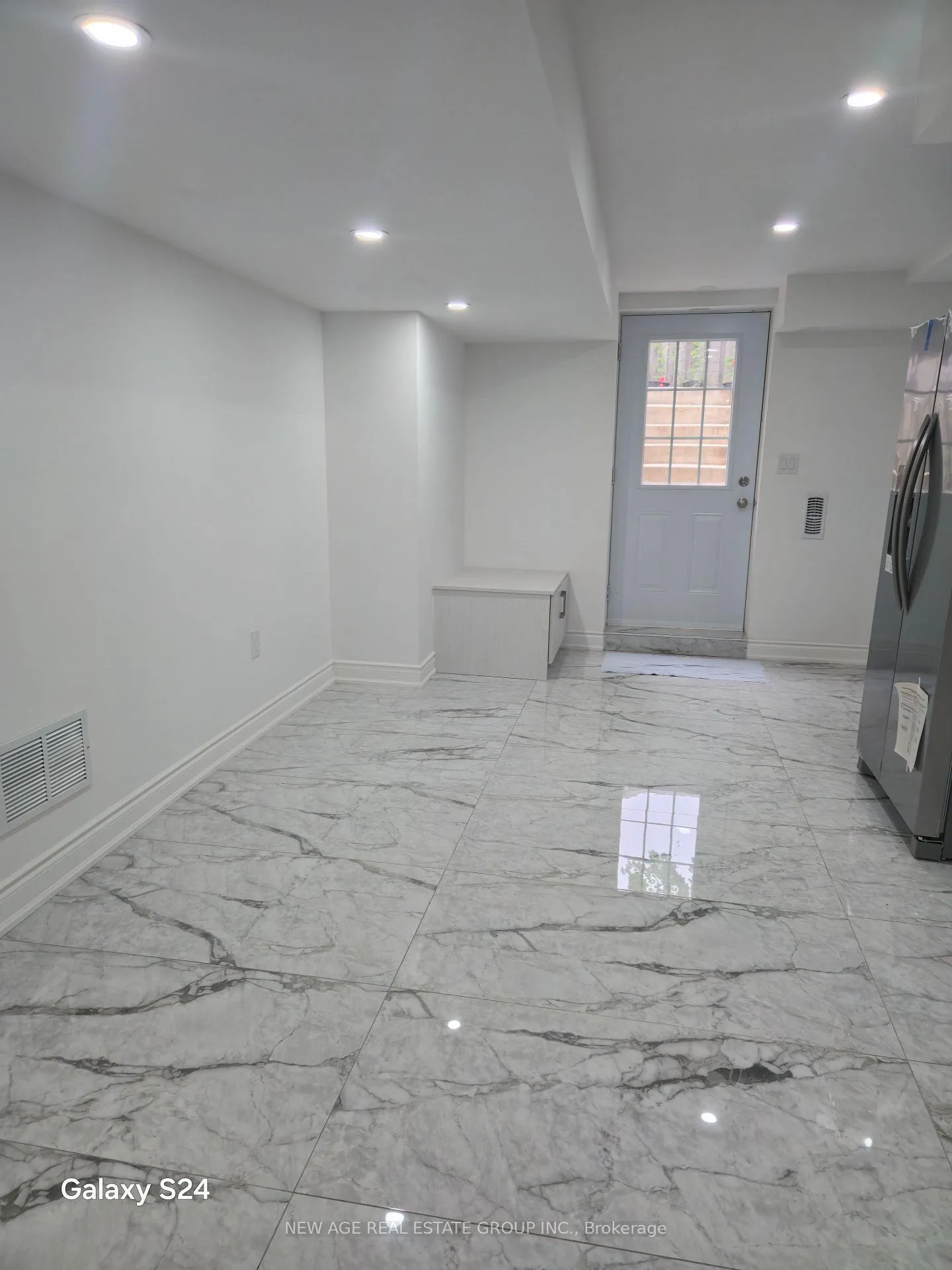 Photo 12 of Unit (Basement), 3097 Bentley Drive, Mississauga, Churchill Meadows — HOMEH