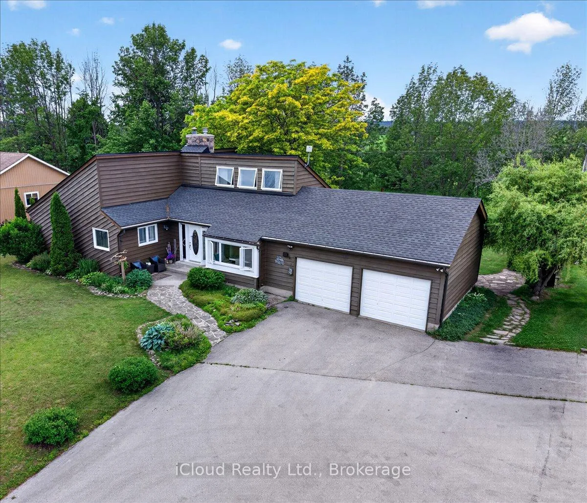 Front of 319378 Grey Road