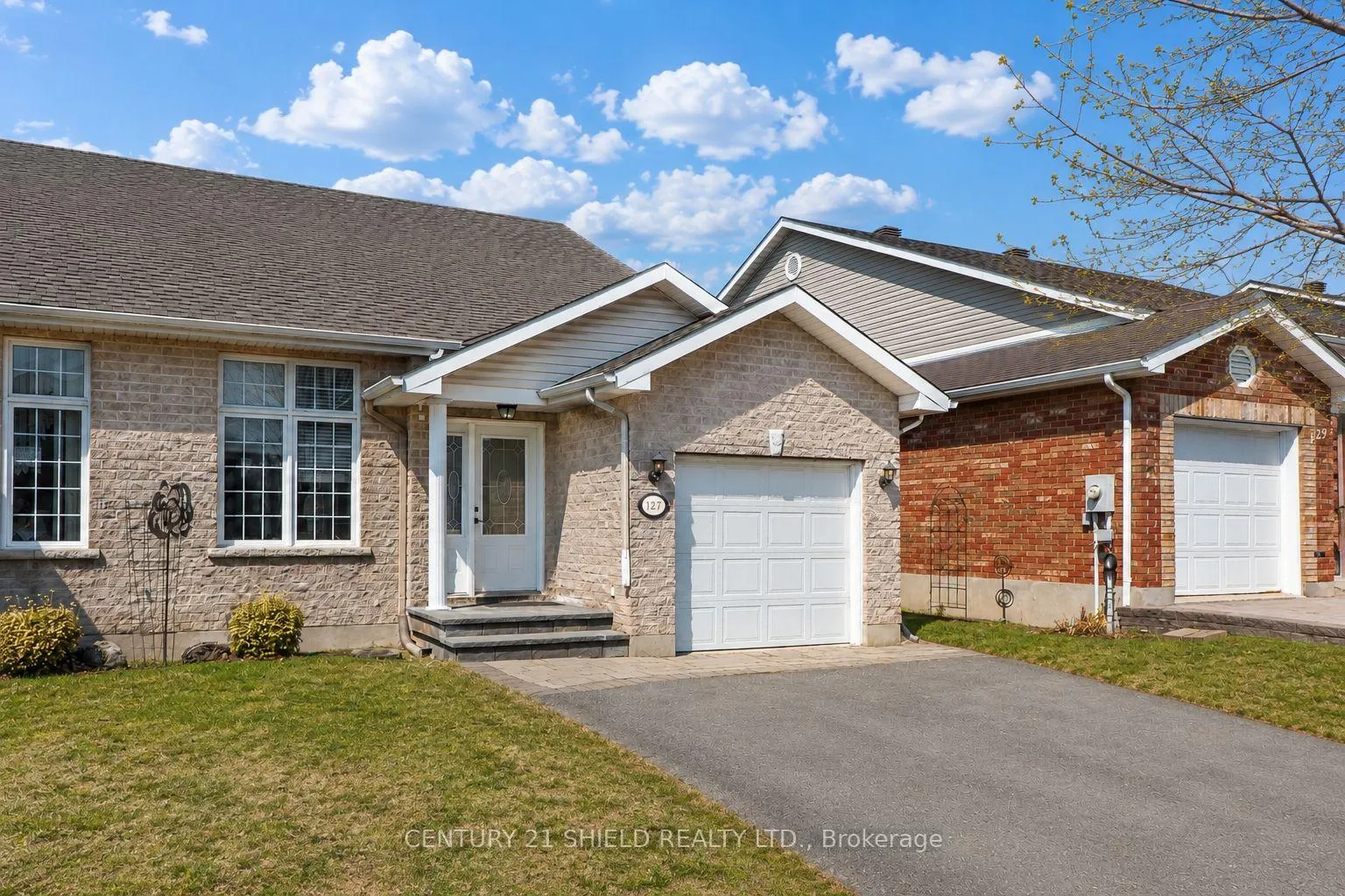 Photo 2 of 127 Hemlock Crescent, Cornwall, Cornwall — HOMEH