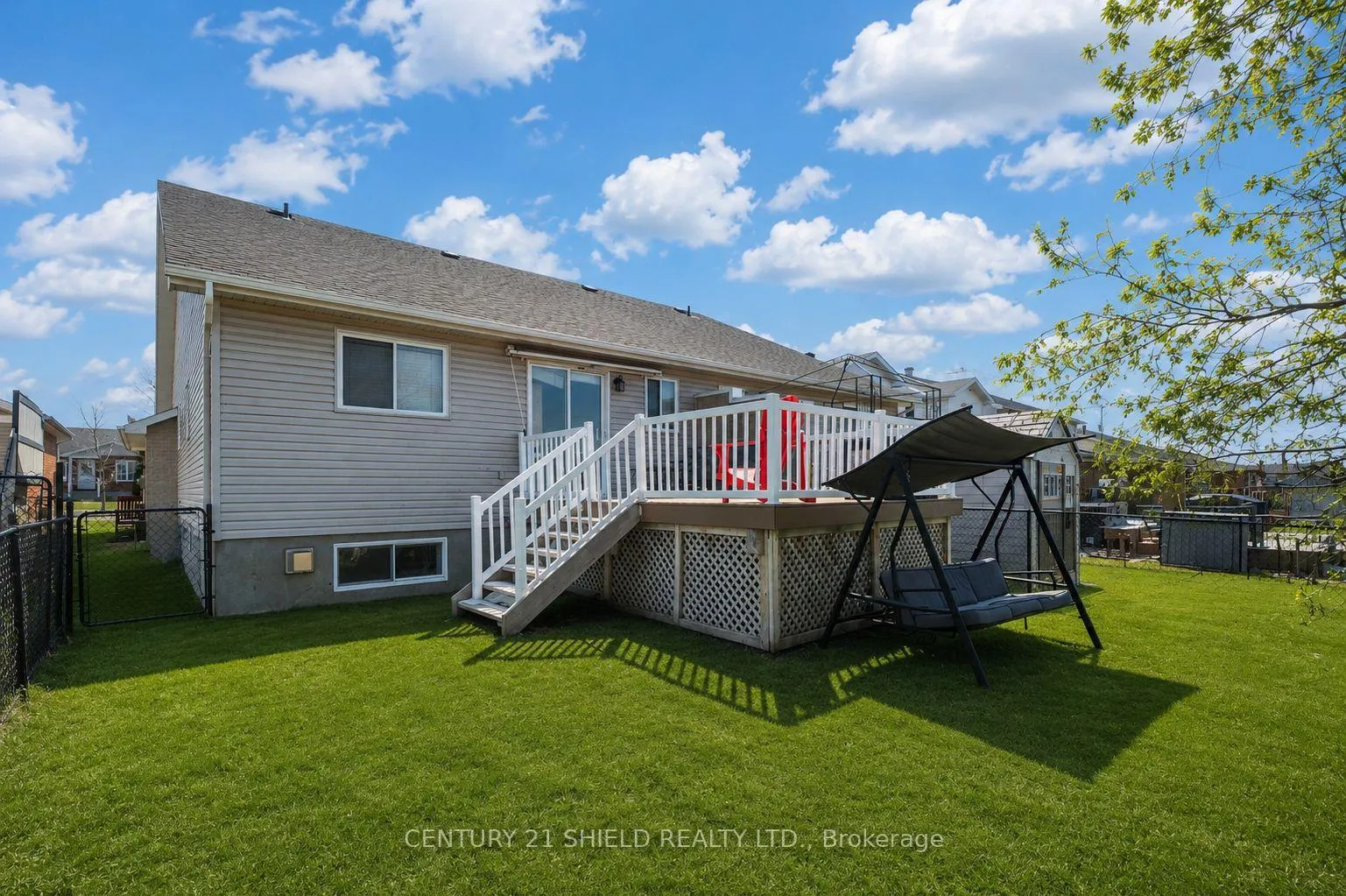 Photo 3 of 127 Hemlock Crescent, Cornwall, Cornwall — HOMEH
