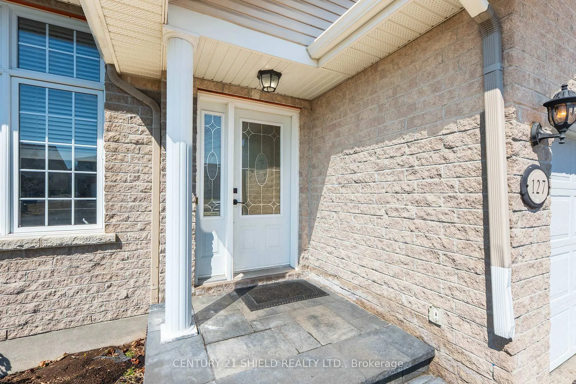 Photo 4 of 127 Hemlock Crescent, Cornwall, Cornwall — HOMEH