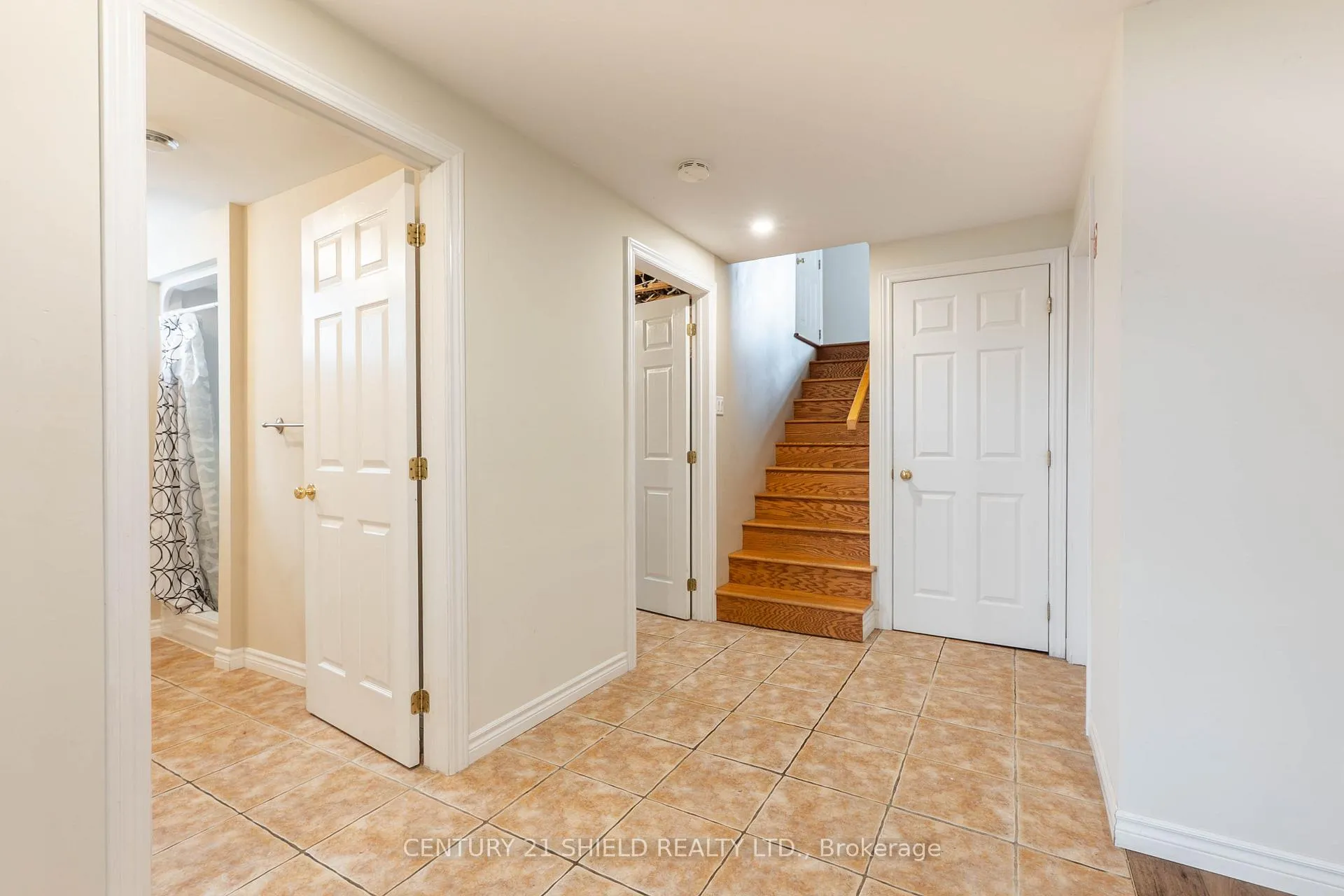Photo 33 of 127 Hemlock Crescent, Cornwall, Cornwall — HOMEH