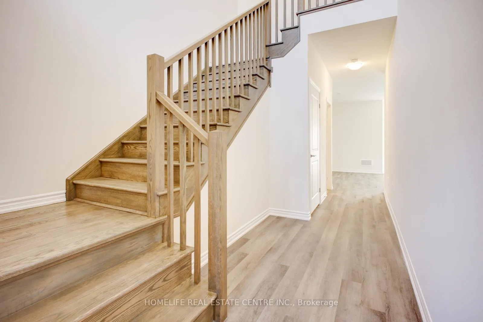 Photo 3 of 122 Hitchman Street, Brant, Paris — HOMEH