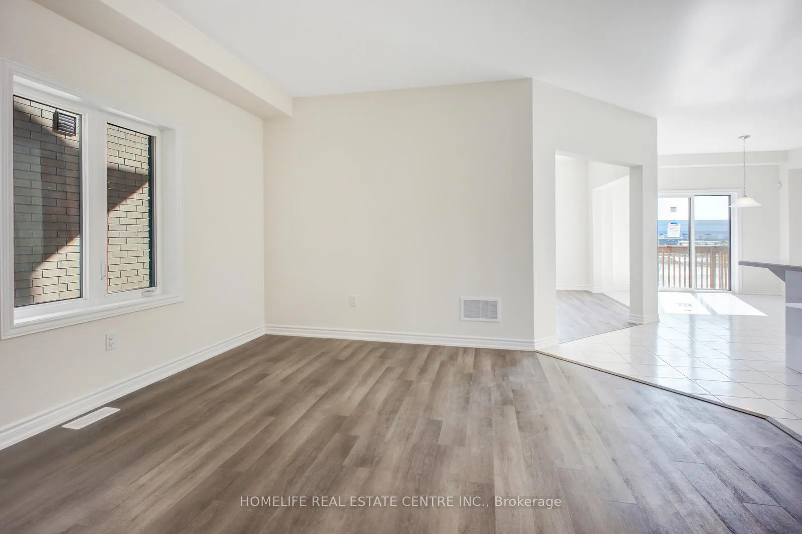 Photo 5 of 122 Hitchman Street, Brant, Paris — HOMEH