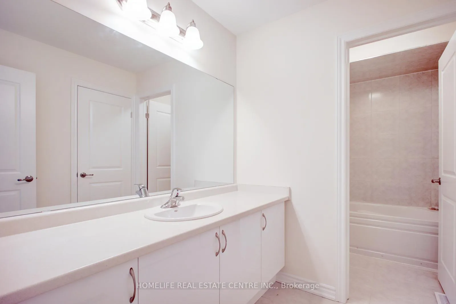 Photo 23 of 122 Hitchman Street, Brant, Paris — HOMEH