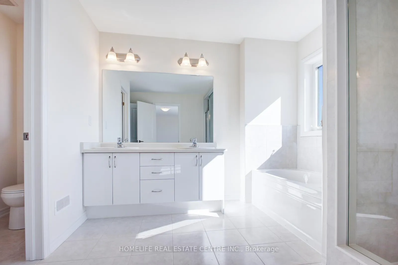 Photo 33 of 122 Hitchman Street, Brant, Paris — HOMEH