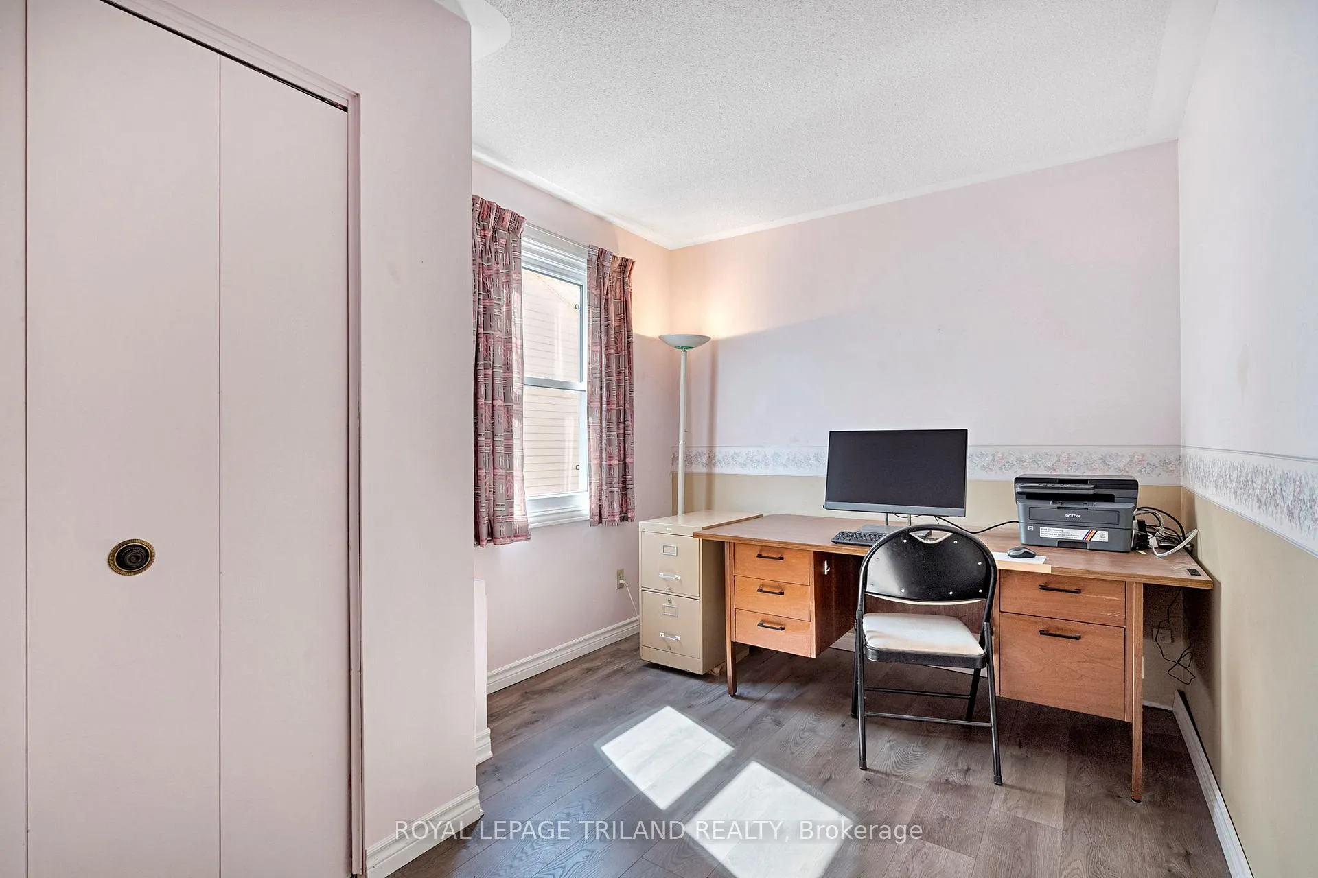 Photo 37 of 62 Gardenvale Crescent, London, South N — HOMEH