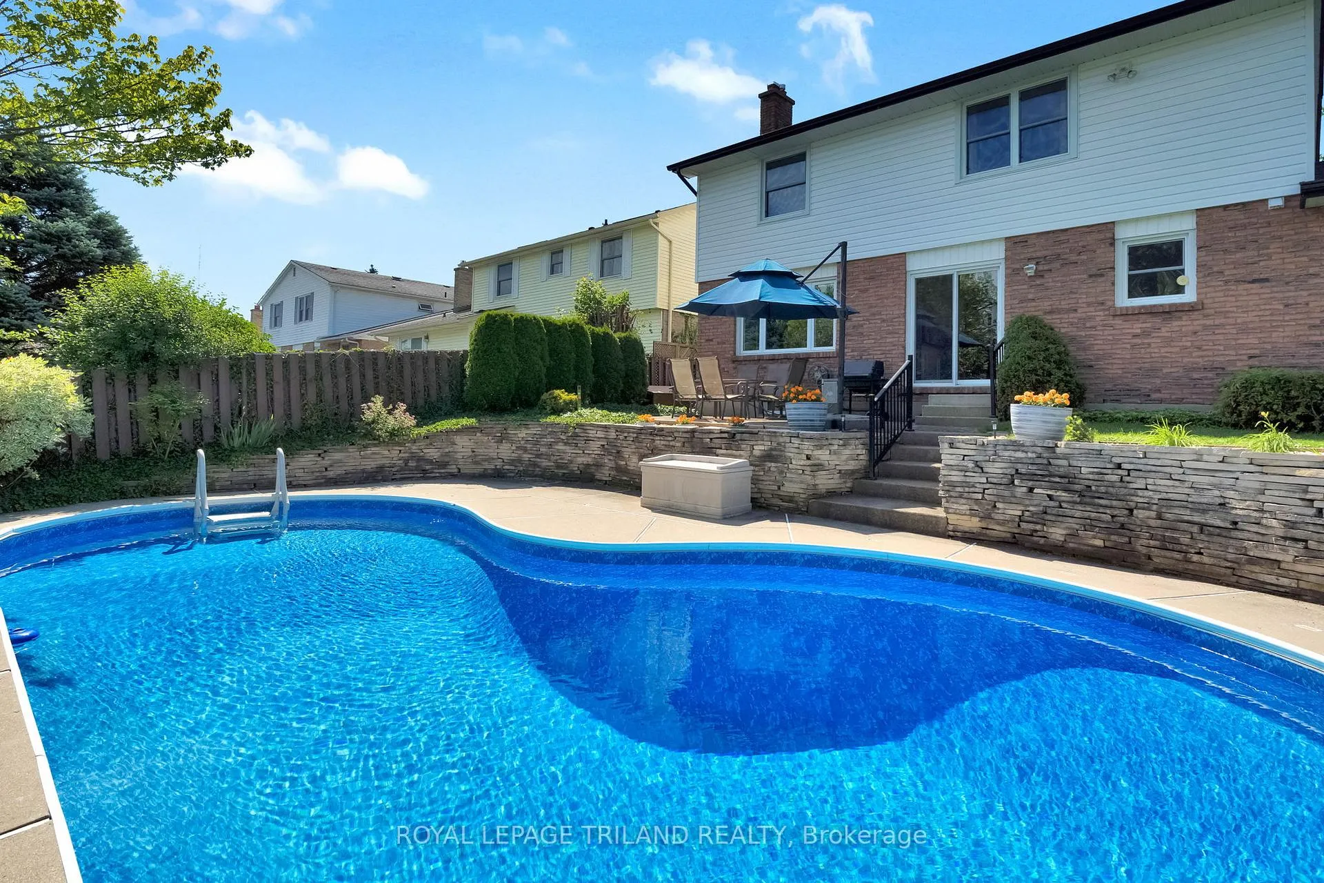 Photo 48 of 62 Gardenvale Crescent, London, South N — HOMEH