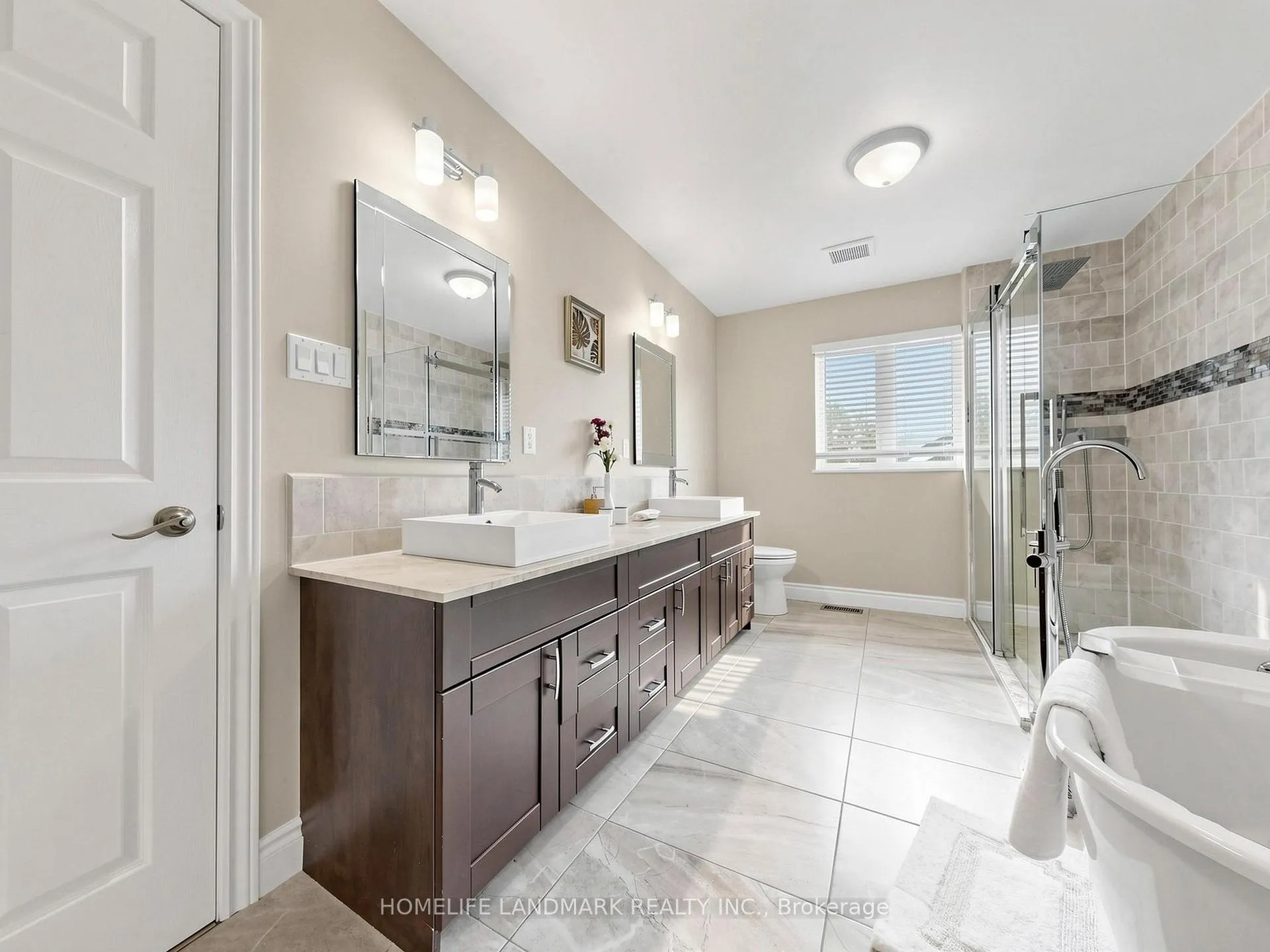 Photo 24 of 133 Cooks Bay Drive, Georgina, Keswick North — HOMEH