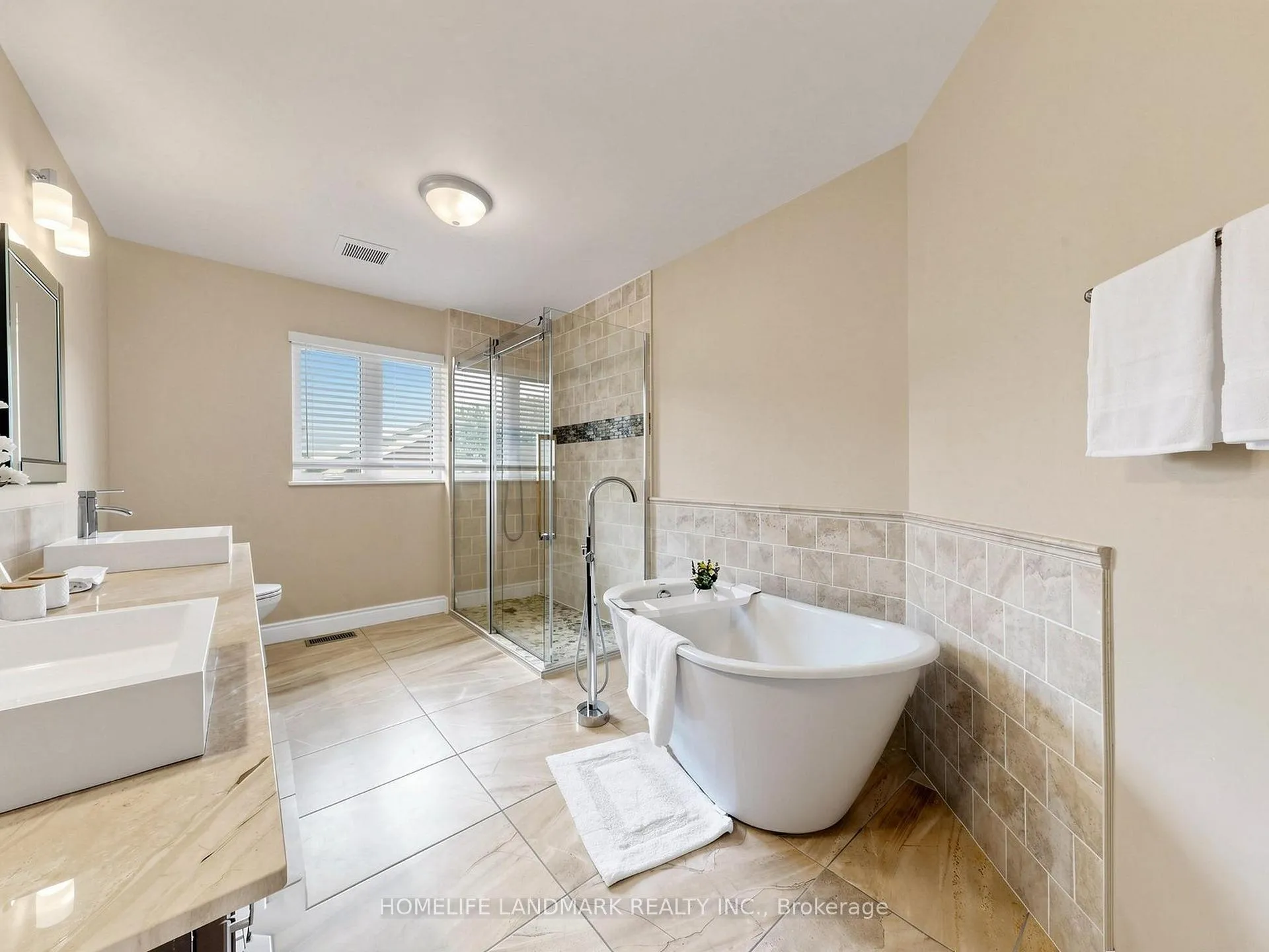 Photo 25 of 133 Cooks Bay Drive, Georgina, Keswick North — HOMEH
