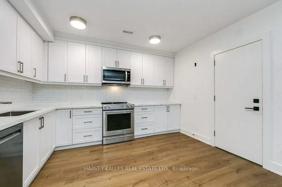 Photo 4 of Unit B, 471 Oriole Parkway, Toronto, Yonge-Eglinton — HOMEH