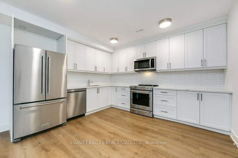 Photo 5 of Unit B, 471 Oriole Parkway, Toronto, Yonge-Eglinton — HOMEH