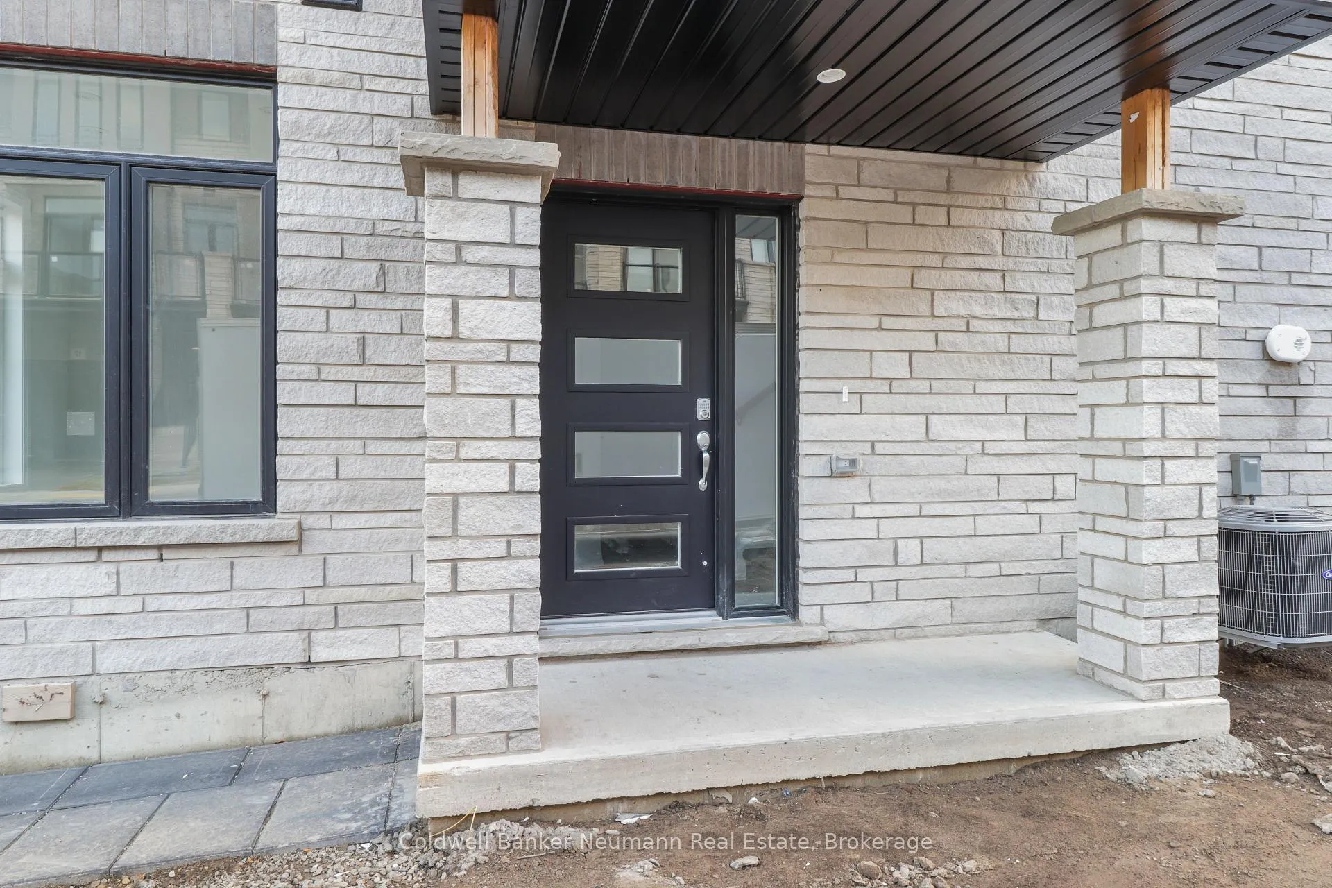 Photo 4 of Unit 126, 155 Equestrian Way W, Cambridge, Preston Heights — HOMEH