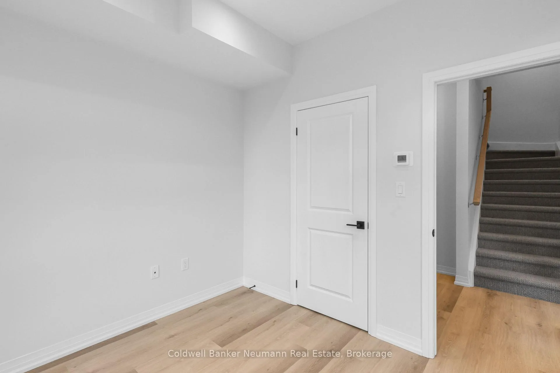 Photo 5 of Unit 126, 155 Equestrian Way W, Cambridge, Preston Heights — HOMEH