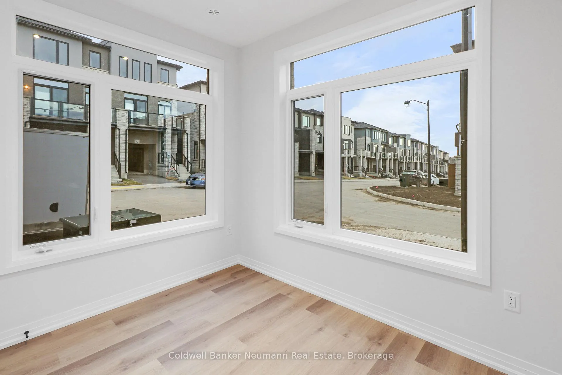 Photo 6 of Unit 126, 155 Equestrian Way W, Cambridge, Preston Heights — HOMEH