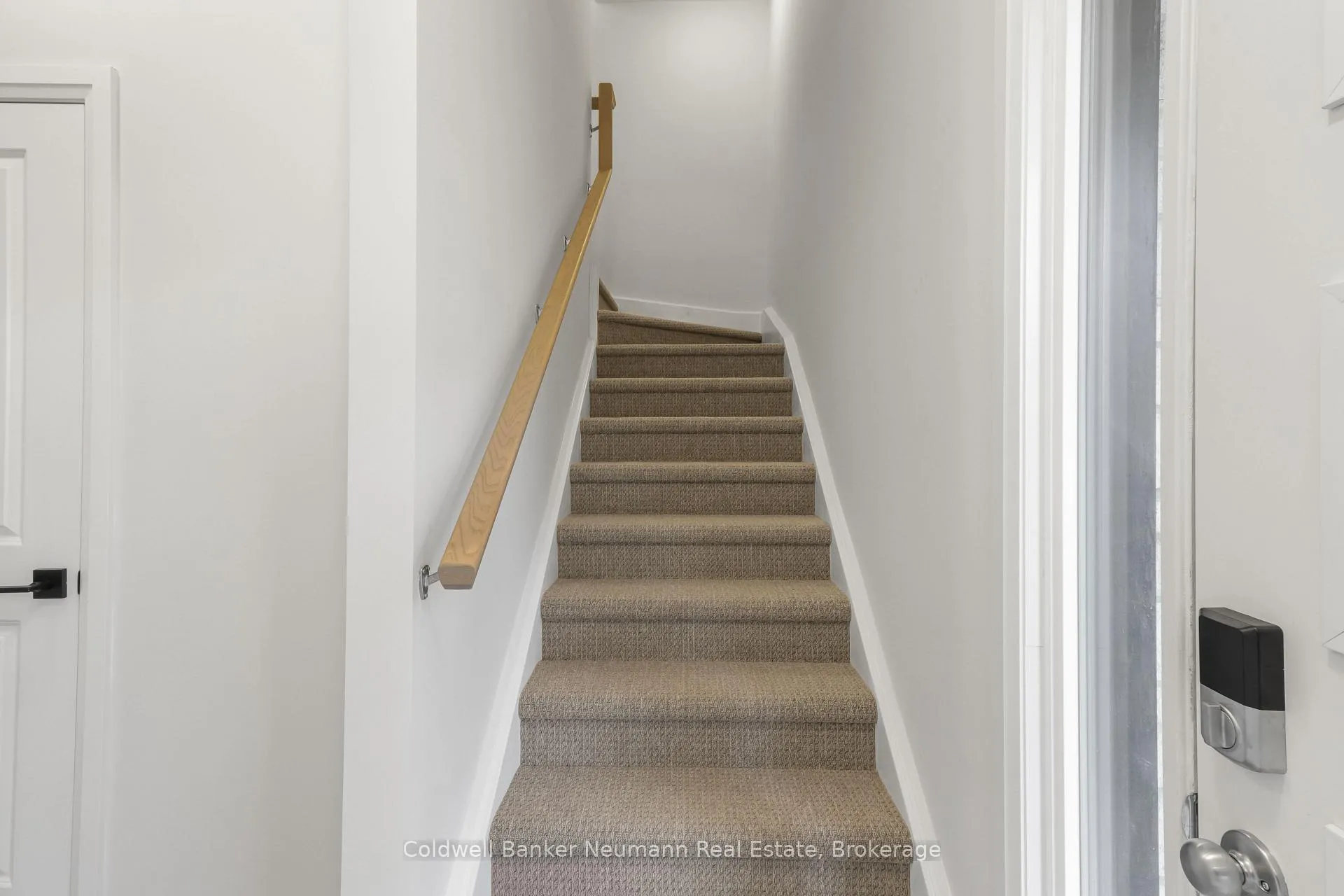 Photo 9 of Unit 126, 155 Equestrian Way W, Cambridge, Preston Heights — HOMEH
