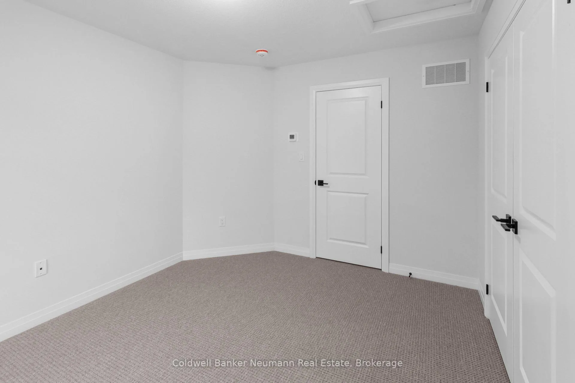 Photo 26 of Unit 126, 155 Equestrian Way W, Cambridge, Preston Heights — HOMEH