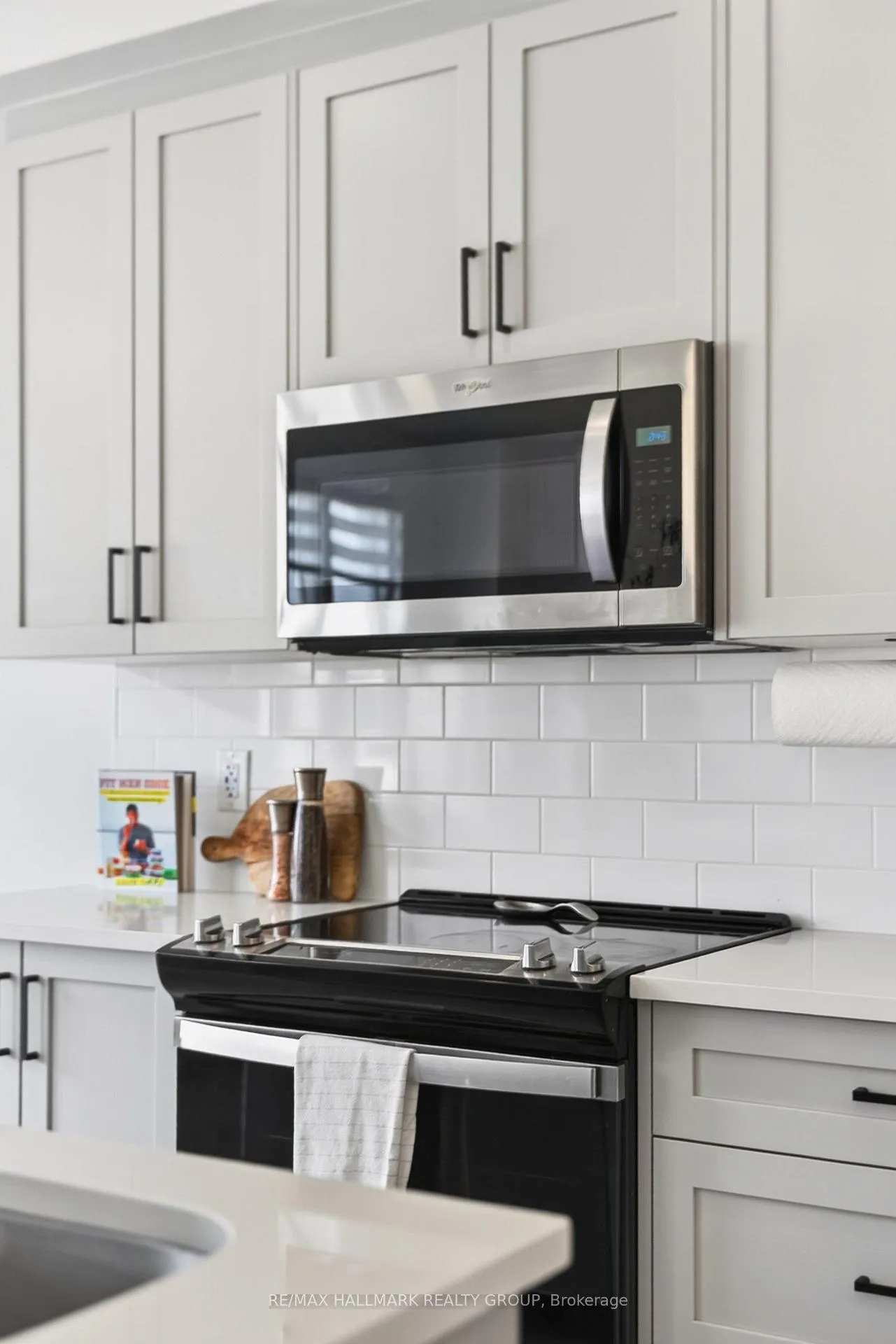Photo 17 of 47 Jargeau Road, Ottawa, Chapel Hill South - Orleans Village — HOMEH
