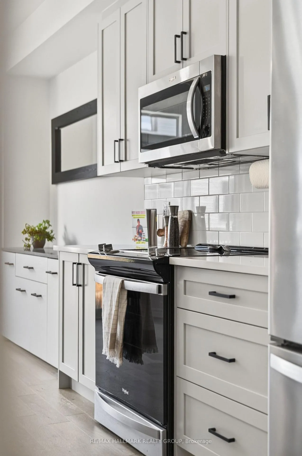 Photo 19 of 47 Jargeau Road, Ottawa, Chapel Hill South - Orleans Village — HOMEH