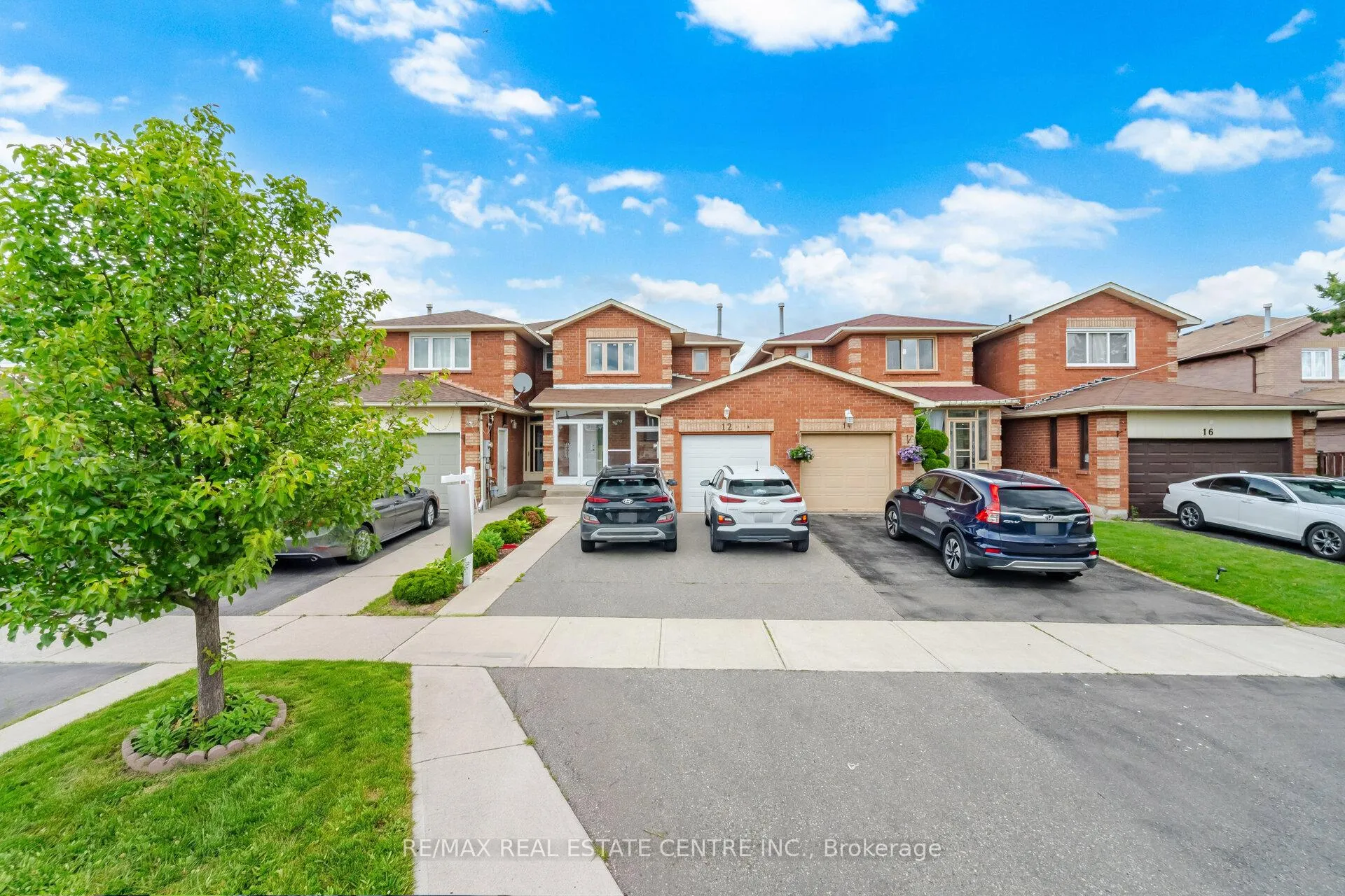 Photo 2 of 12 Woodsend Run, Brampton, Fletcher's Creek South — HOMEH