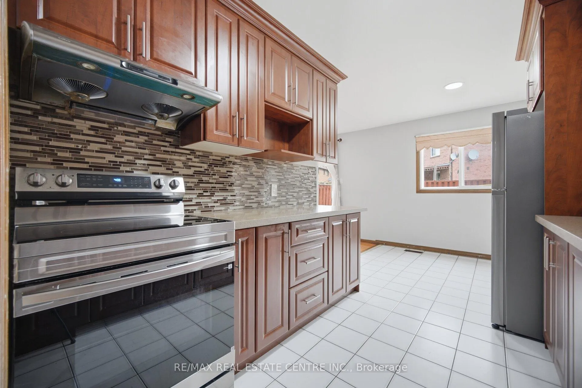 Photo 18 of 12 Woodsend Run, Brampton, Fletcher's Creek South — HOMEH