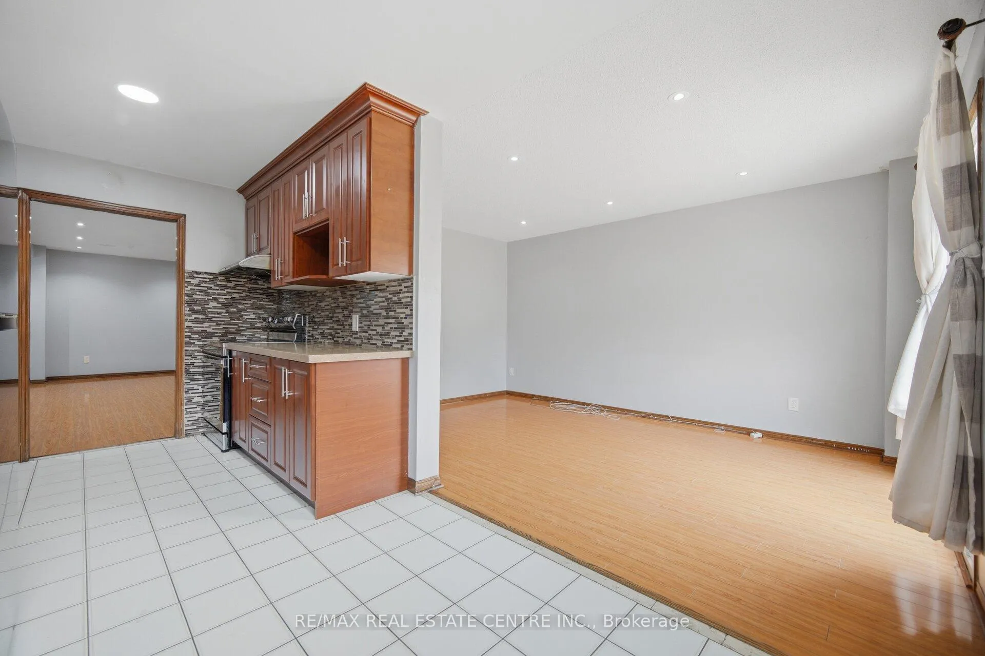 Photo 22 of 12 Woodsend Run, Brampton, Fletcher's Creek South — HOMEH