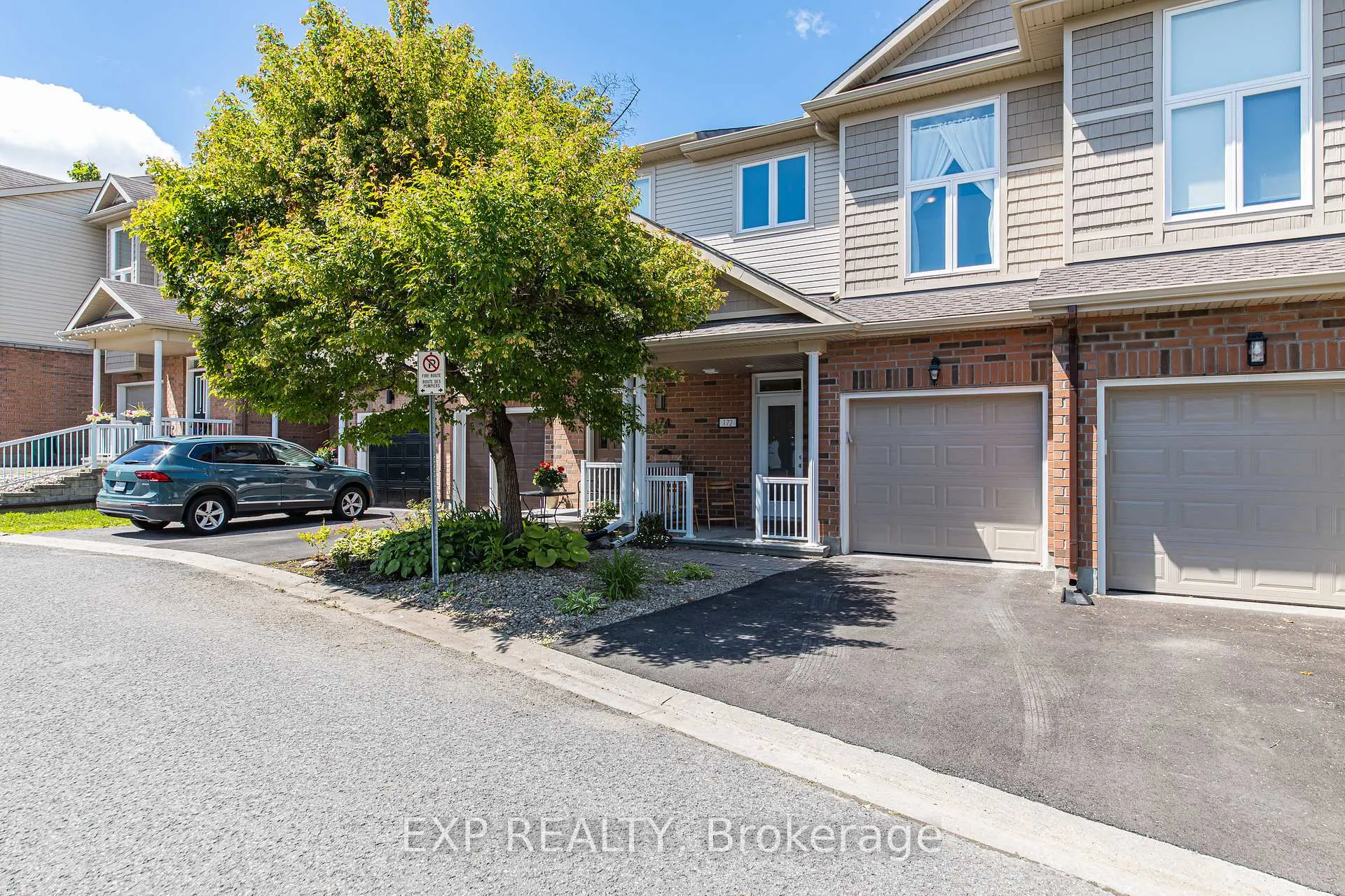 Photo 2 of 172 Parkrose Private, Ottawa, Chatelaine Village — HOMEH