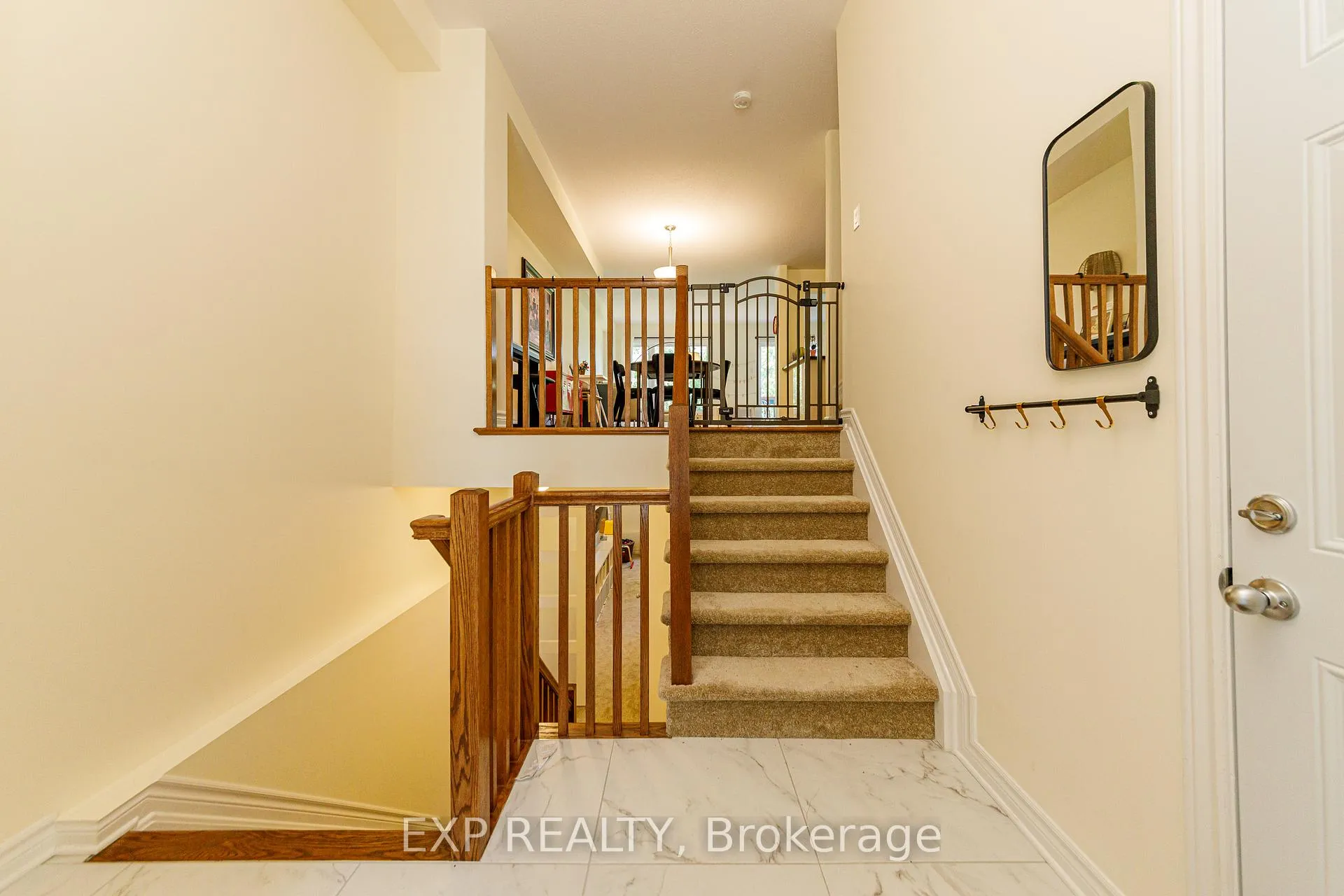 Photo 5 of 172 Parkrose Private, Ottawa, Chatelaine Village — HOMEH
