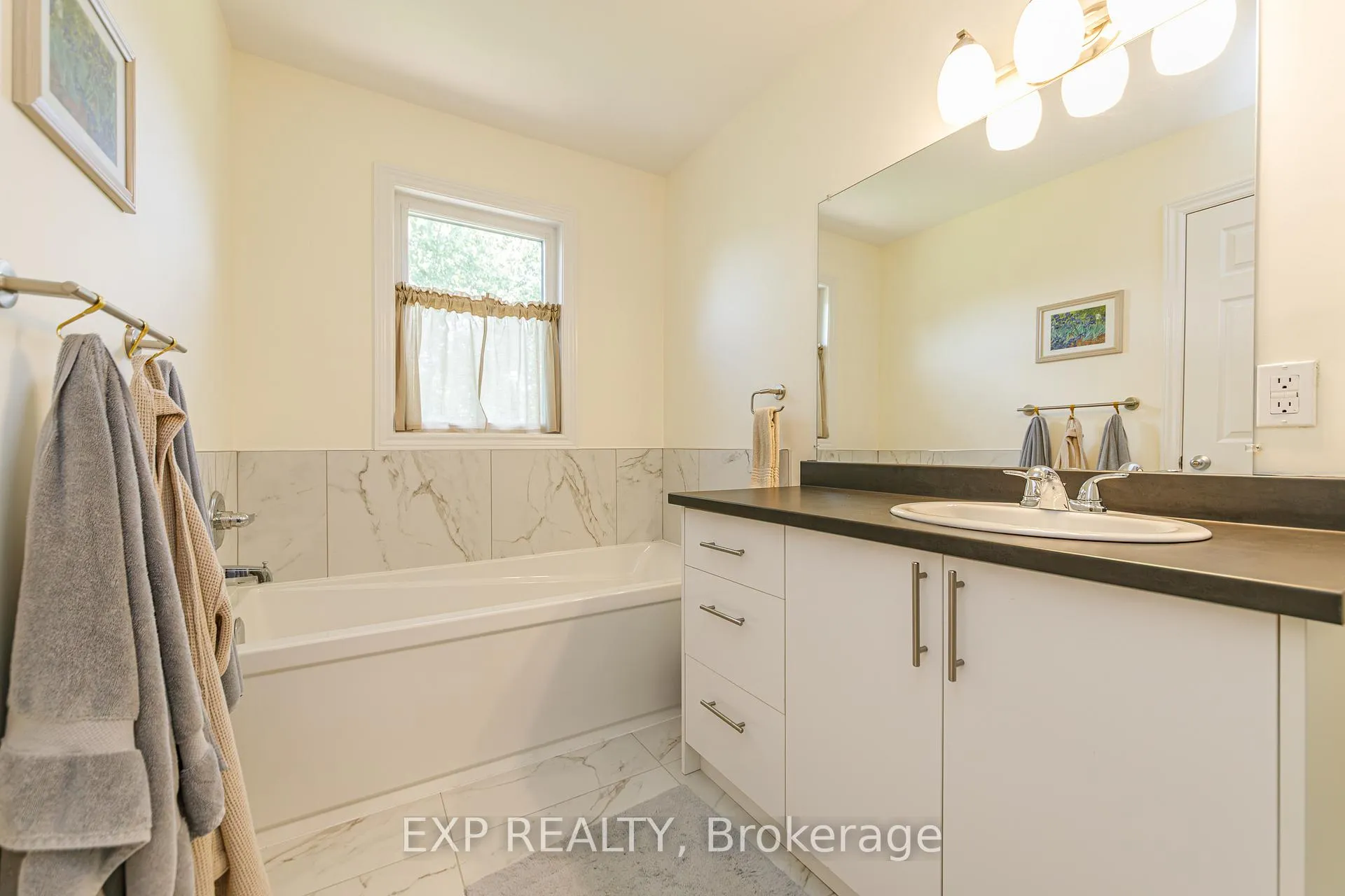 Photo 29 of 172 Parkrose Private, Ottawa, Chatelaine Village — HOMEH