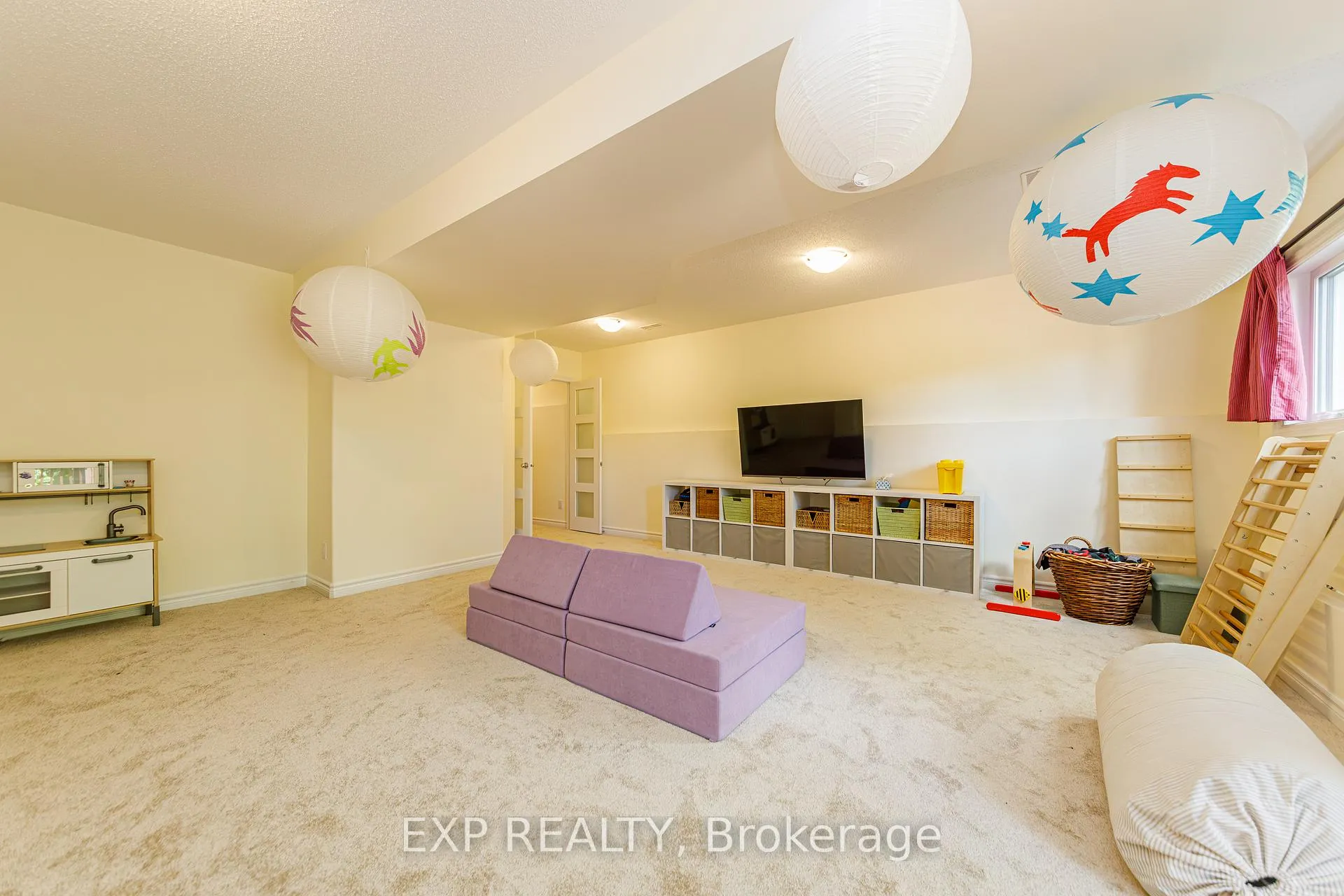 Photo 33 of 172 Parkrose Private, Ottawa, Chatelaine Village — HOMEH