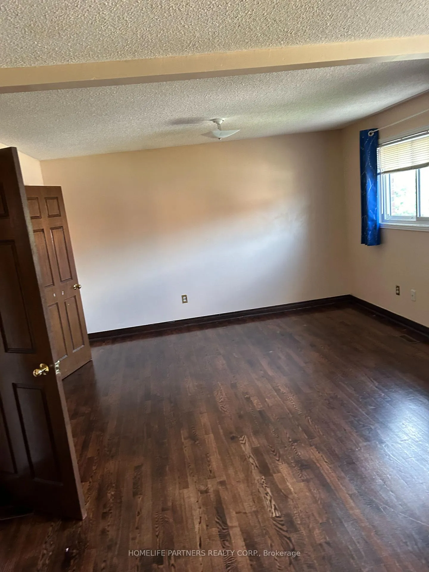 Photo 8 of Unit Upper, 17 Ashburn Crescent, Vaughan, East Woodbridge — HOMEH