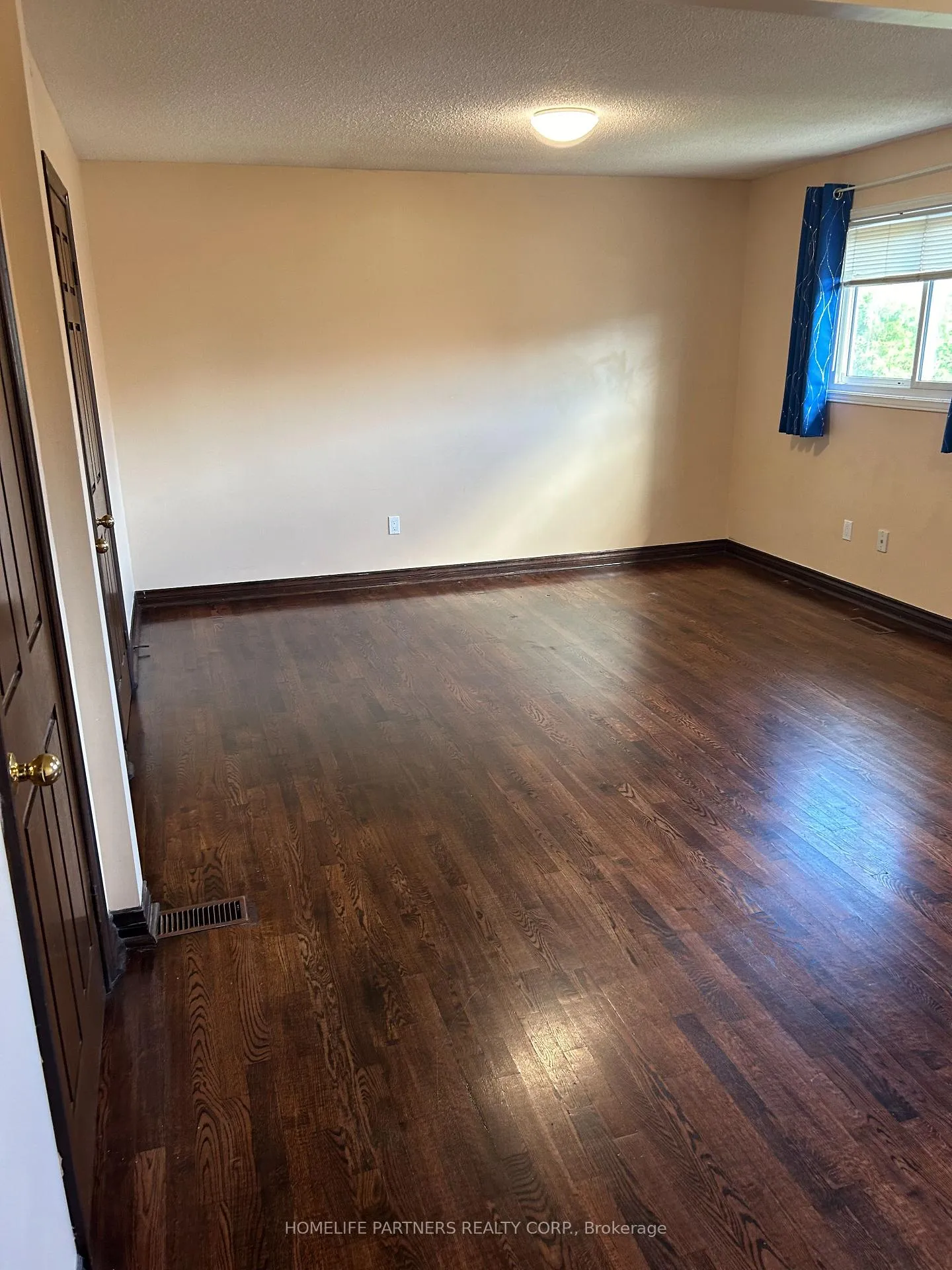 Photo 10 of Unit Upper, 17 Ashburn Crescent, Vaughan, East Woodbridge — HOMEH