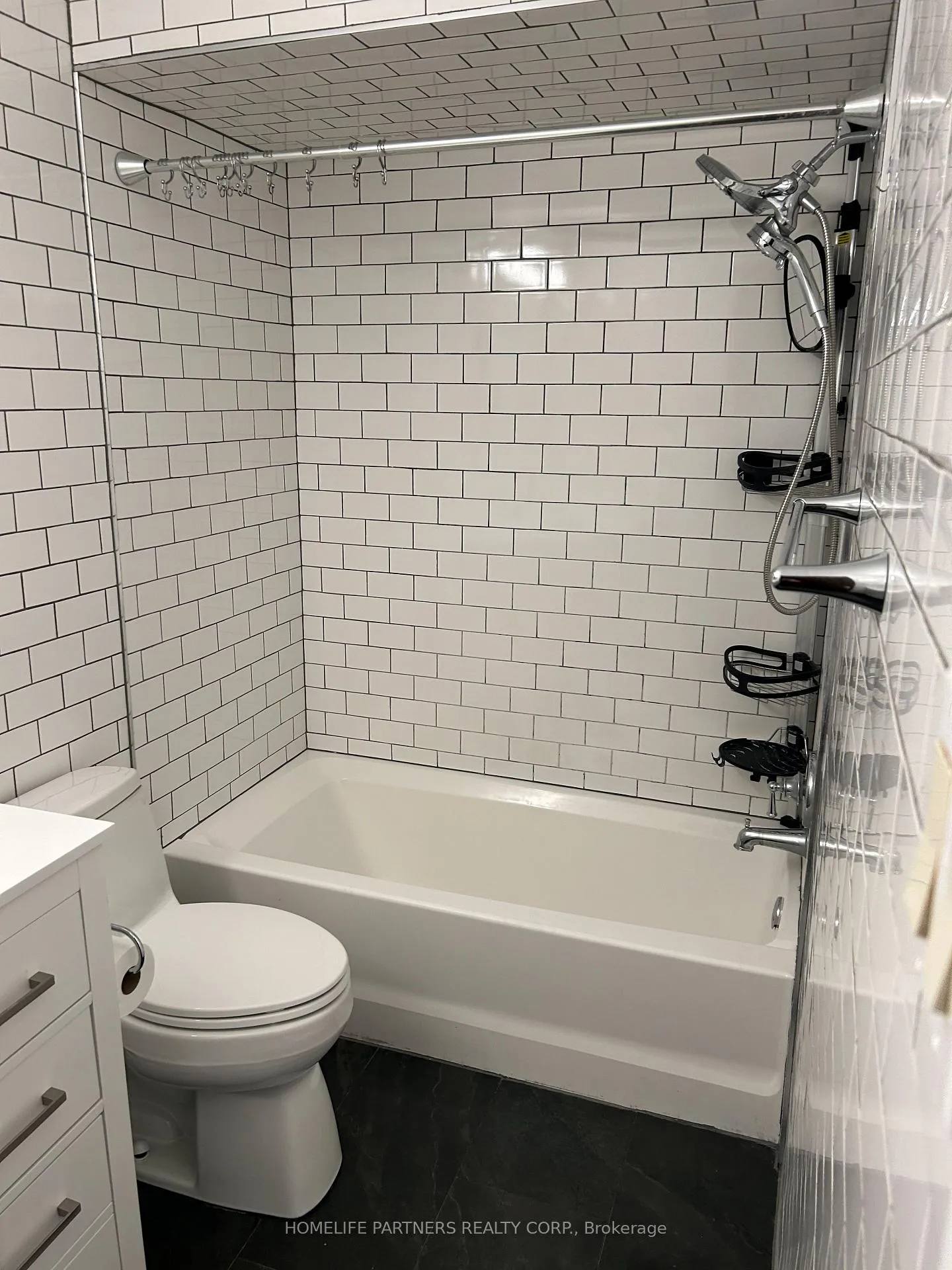 Photo 11 of Unit Upper, 17 Ashburn Crescent, Vaughan, East Woodbridge — HOMEH
