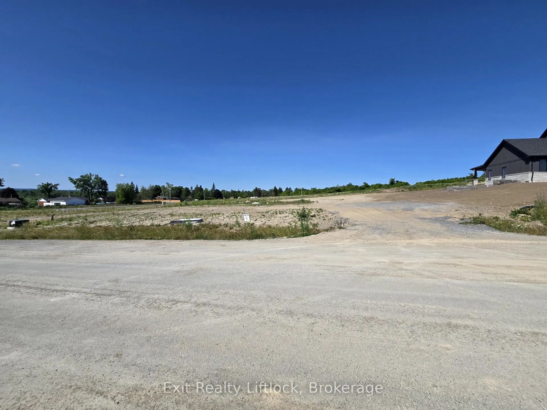 Photo 3 of 1908 Ashley Crescent, Cavan Monaghan, Cavan Twp — HOMEH